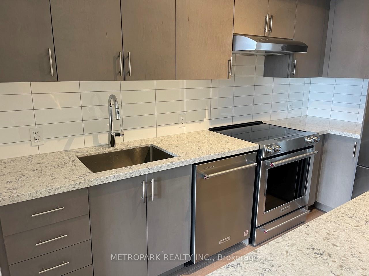 Photo 9 of Unit 1506, 9000 Jane Street, Vaughan, Concord — HOMEH