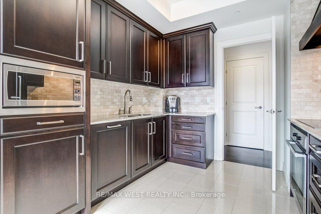 Photo 12 of Unit 105, 30 Old Mill Road, Etobicoke, Kingsway South — HOMEH