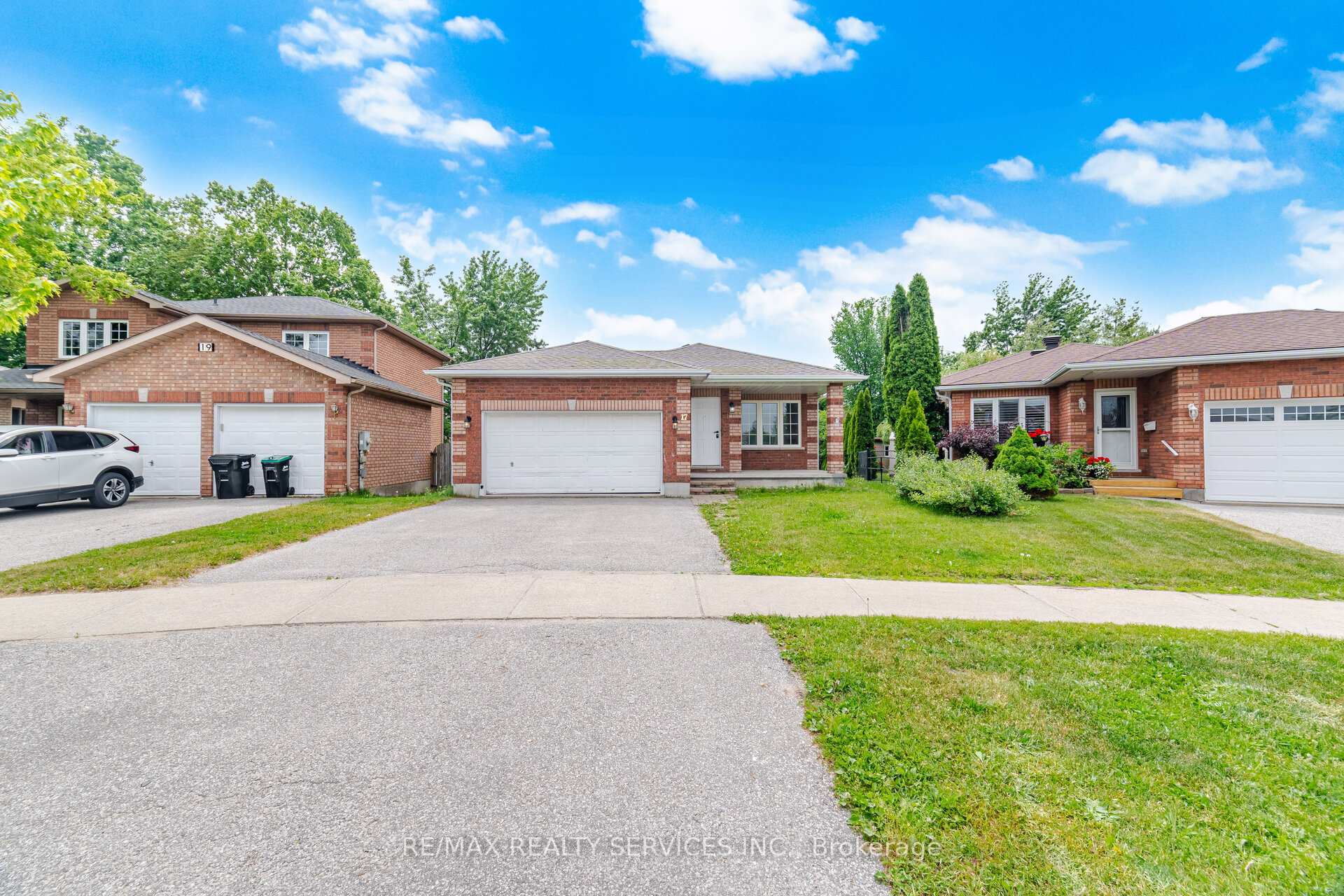Photo 4 of 17 Sydenham Wells, Barrie, Georgian Drive — HOMEH