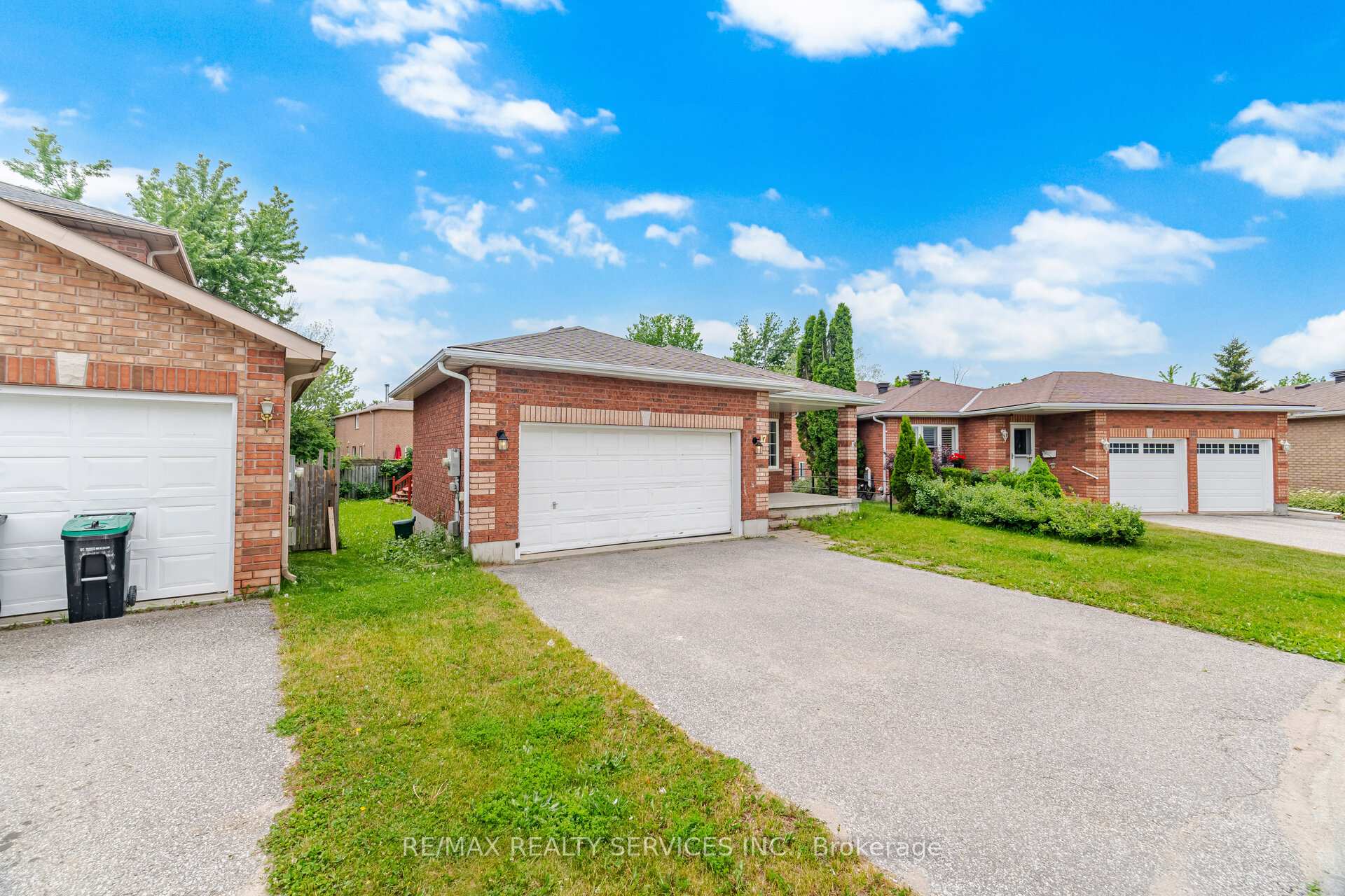 Photo 6 of 17 Sydenham Wells, Barrie, Georgian Drive — HOMEH