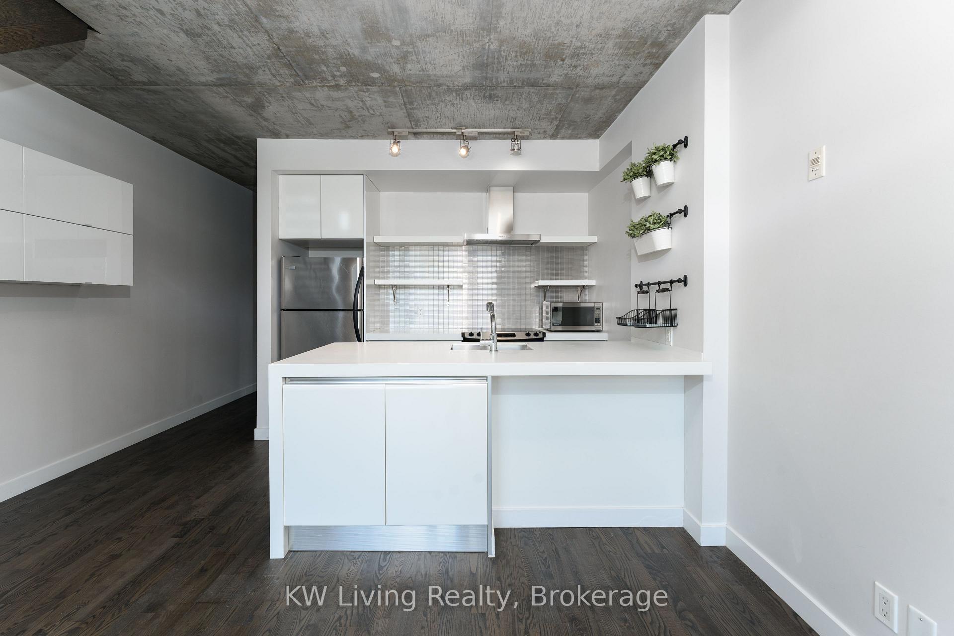 Photo 4 of Unit 901, 75 Portland Street, Toronto, Waterfront Communities — HOMEH
