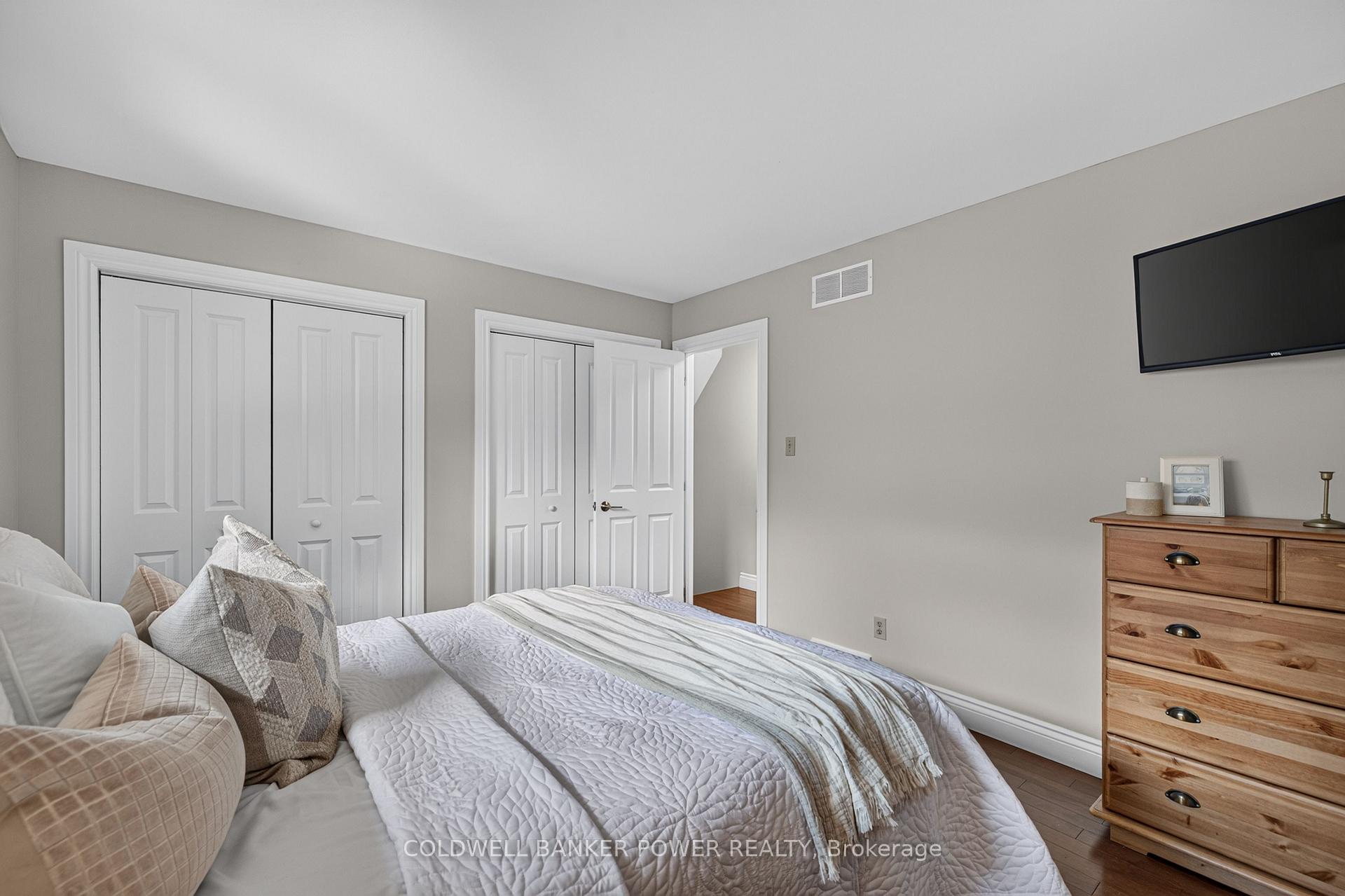 Photo 19 of 39 Shepherd Avenue, London, East H — HOMEH