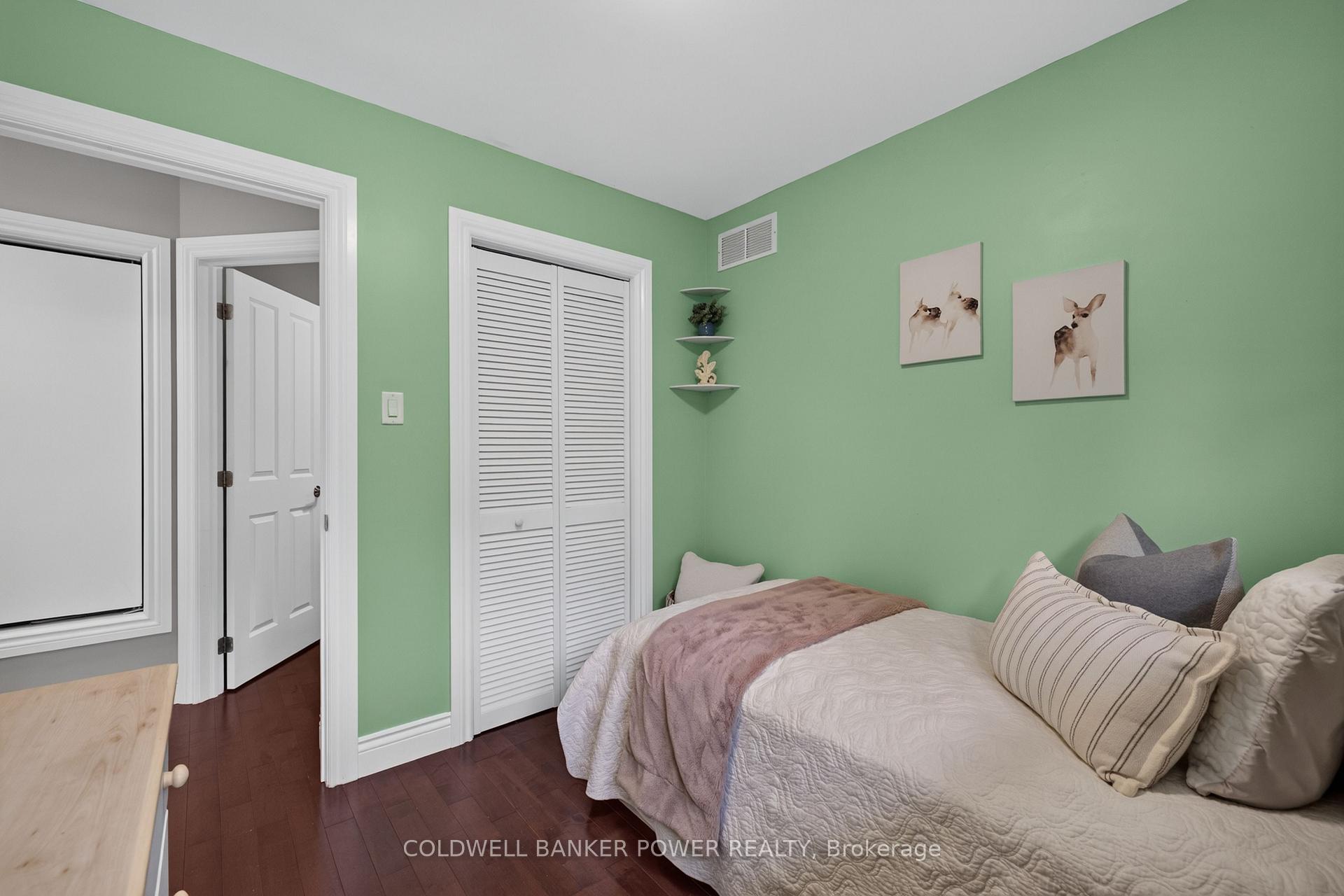 Photo 22 of 39 Shepherd Avenue, London, East H — HOMEH
