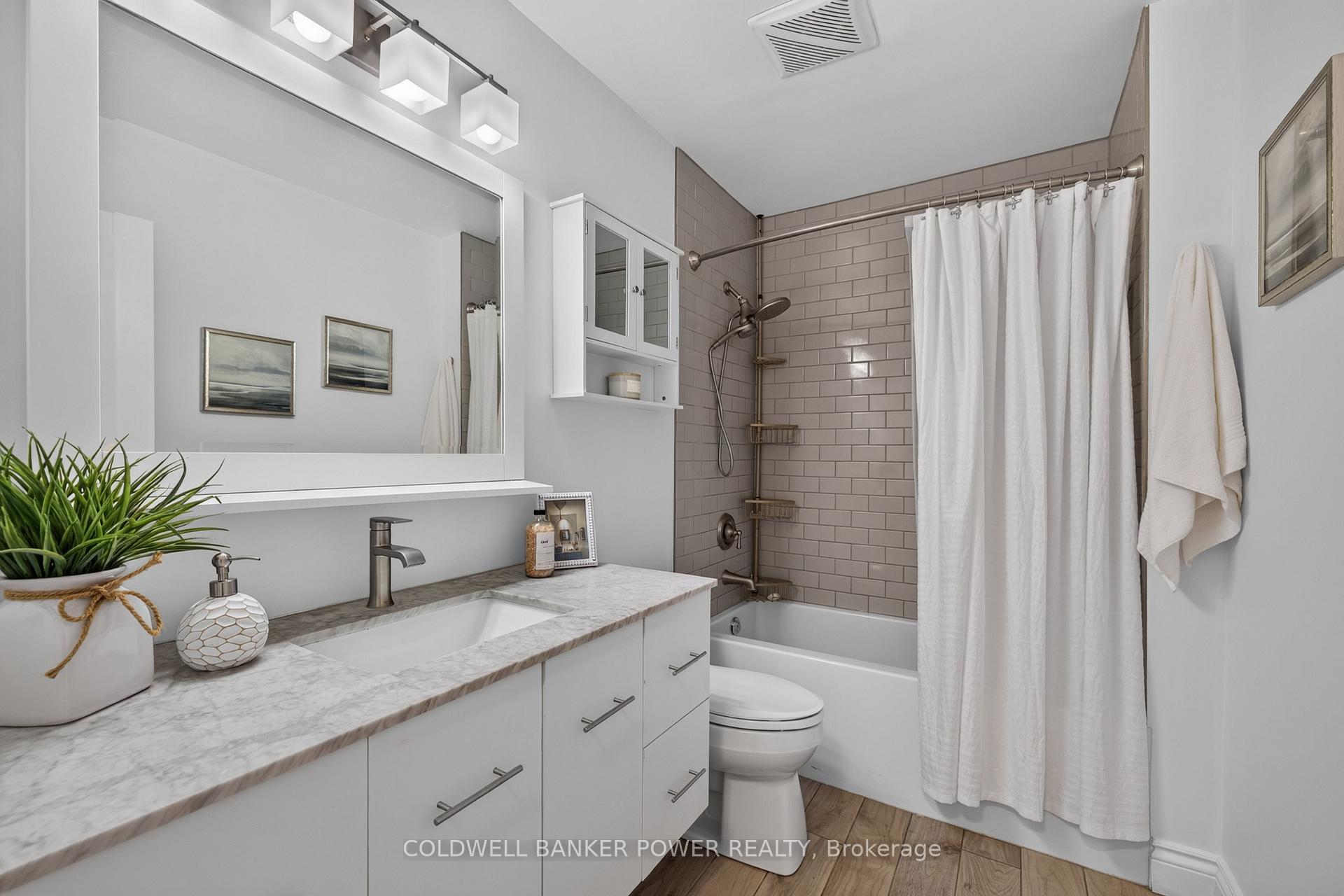Photo 25 of 39 Shepherd Avenue, London, East H — HOMEH