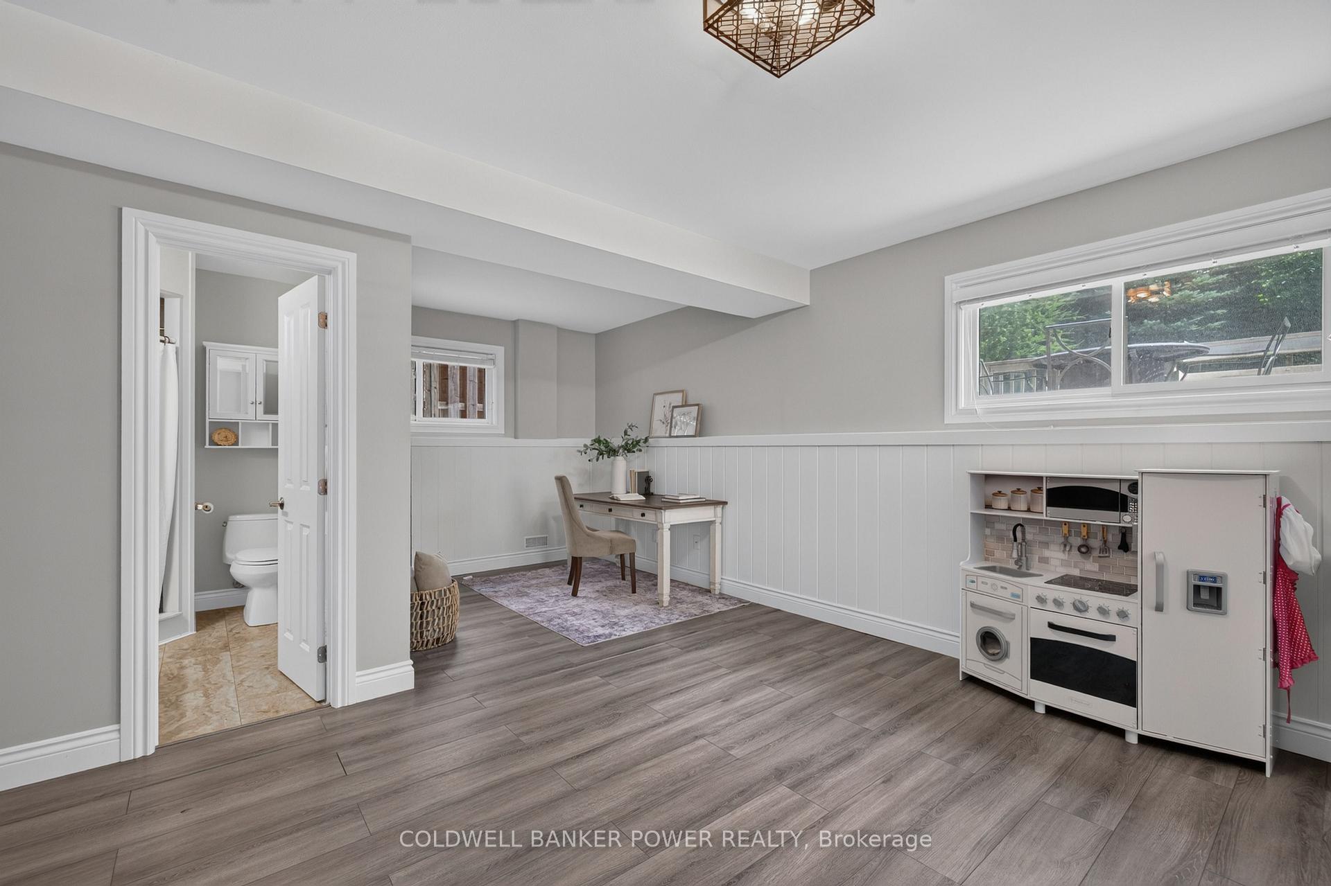 Photo 29 of 39 Shepherd Avenue, London, East H — HOMEH