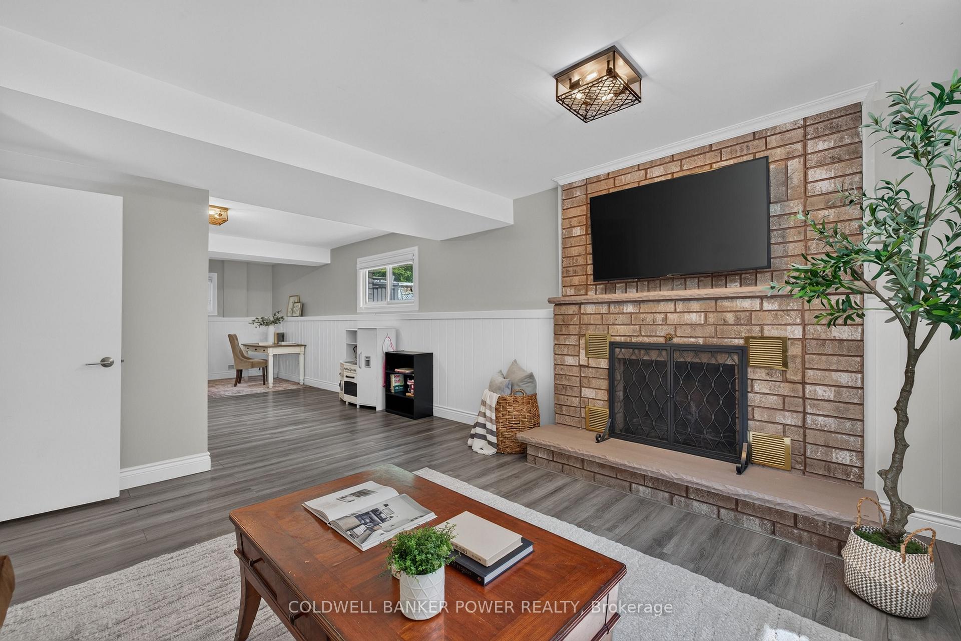 Photo 33 of 39 Shepherd Avenue, London, East H — HOMEH