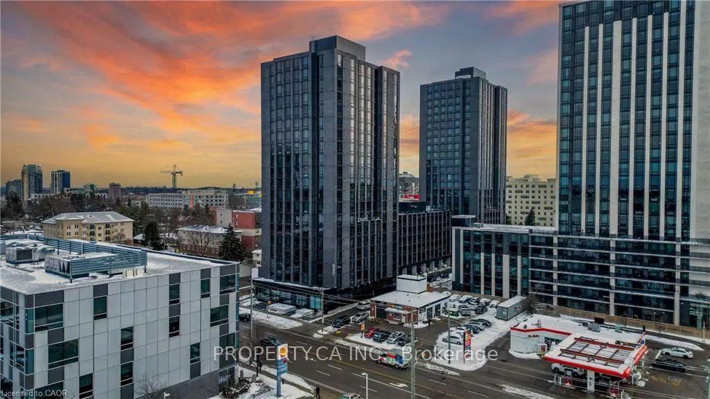 Front of Unit 1001, 145 Columbia Street W