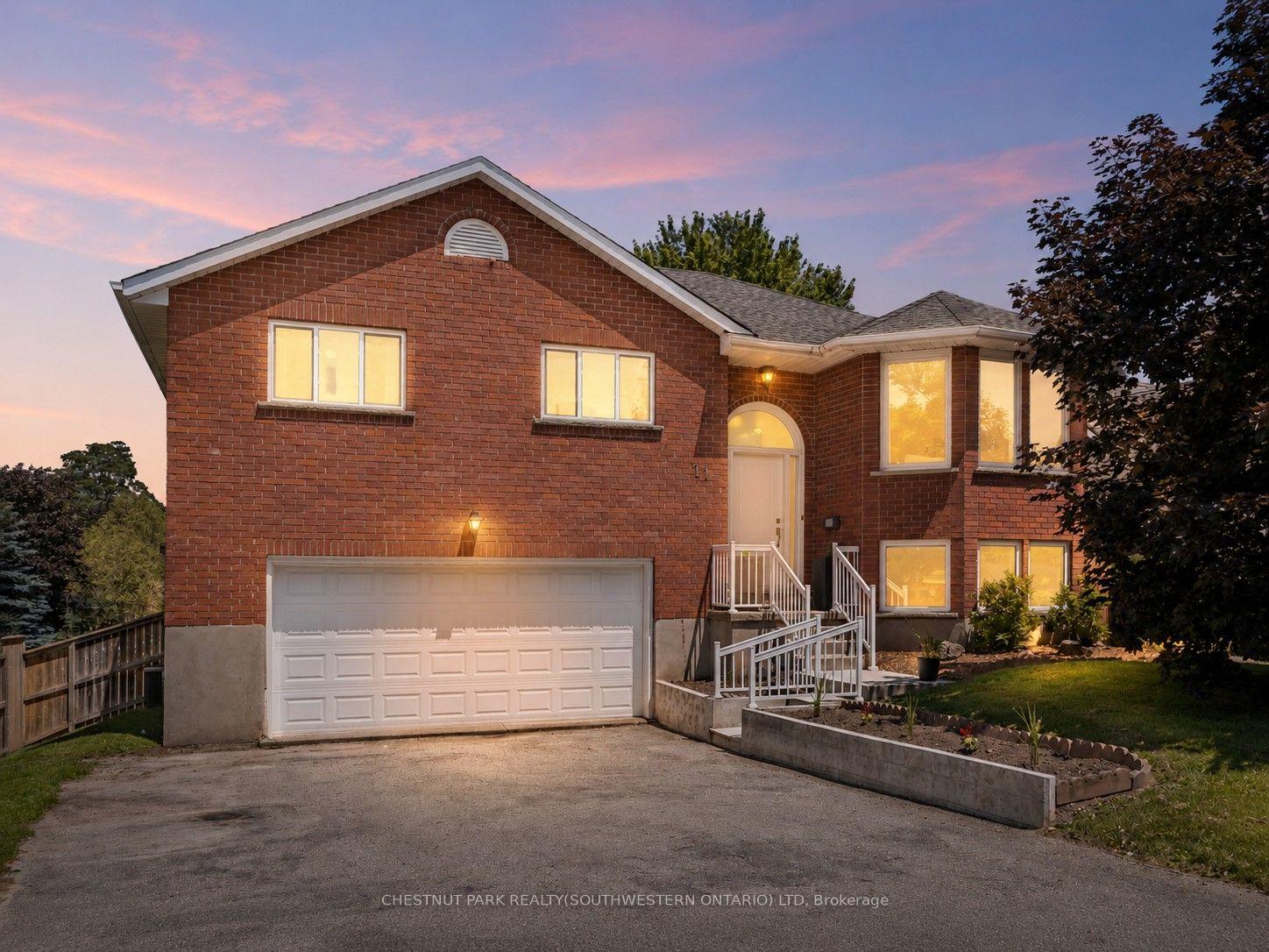 Photo 1 of 11 Bonniewood Drive, Mapleton, Rural Mapleton — HOMEH