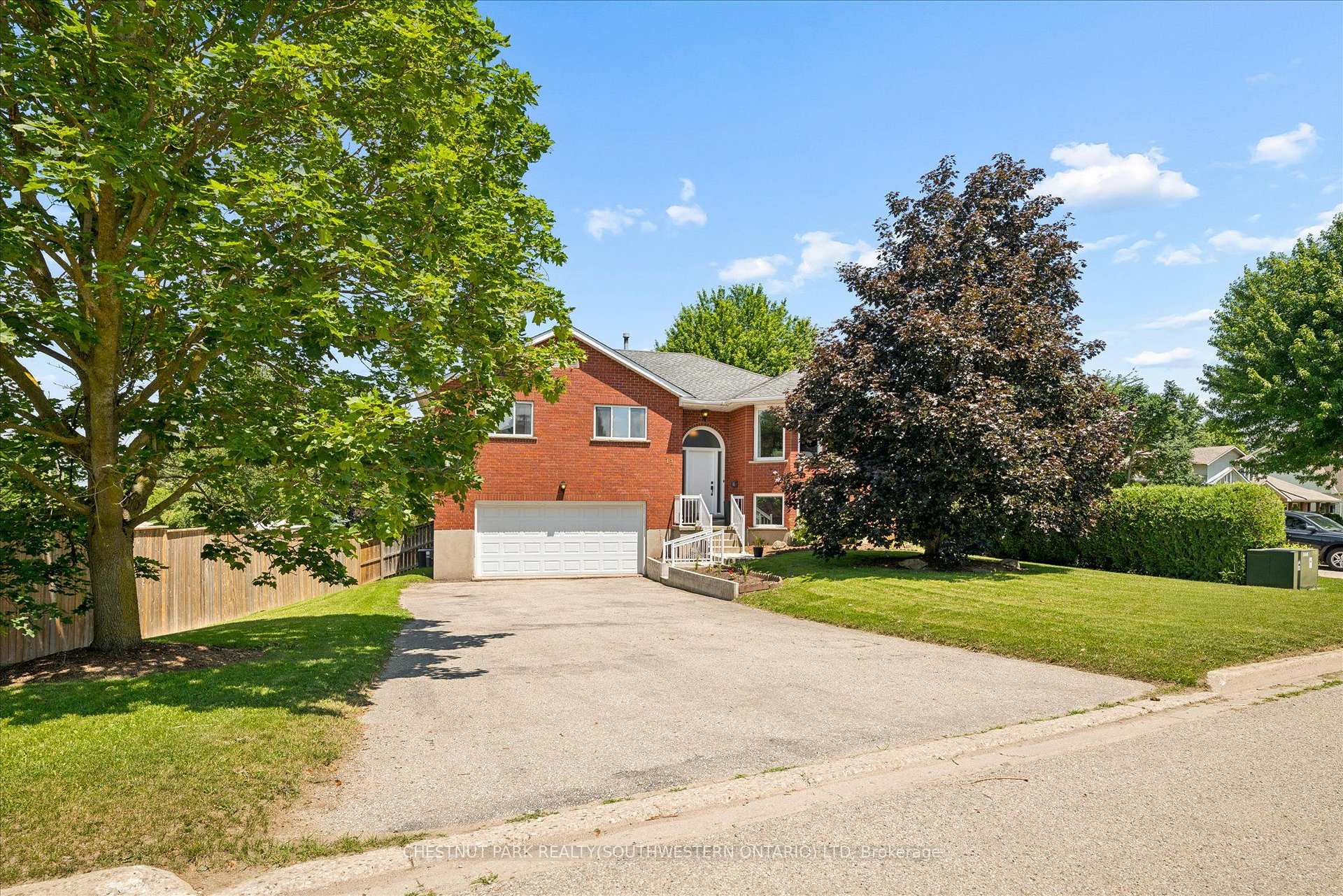 Photo 4 of 11 Bonniewood Drive, Mapleton, Rural Mapleton — HOMEH