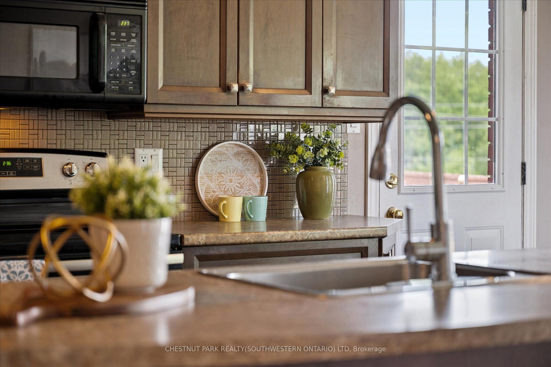 Photo 14 of 11 Bonniewood Drive, Mapleton, Rural Mapleton — HOMEH