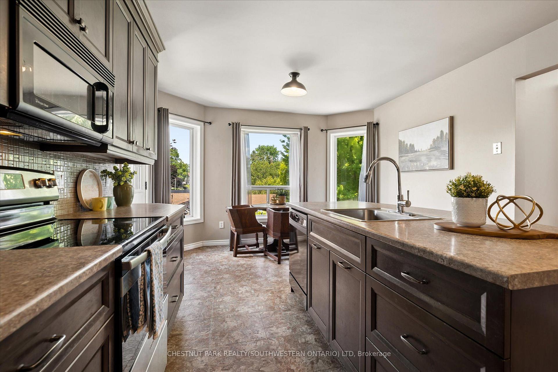 Photo 15 of 11 Bonniewood Drive, Mapleton, Rural Mapleton — HOMEH