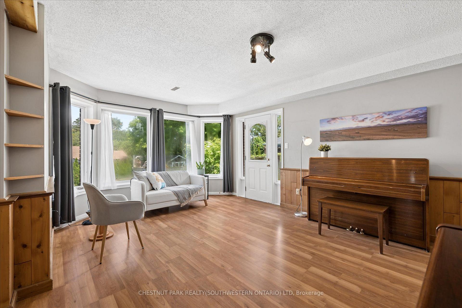 Photo 33 of 11 Bonniewood Drive, Mapleton, Rural Mapleton — HOMEH