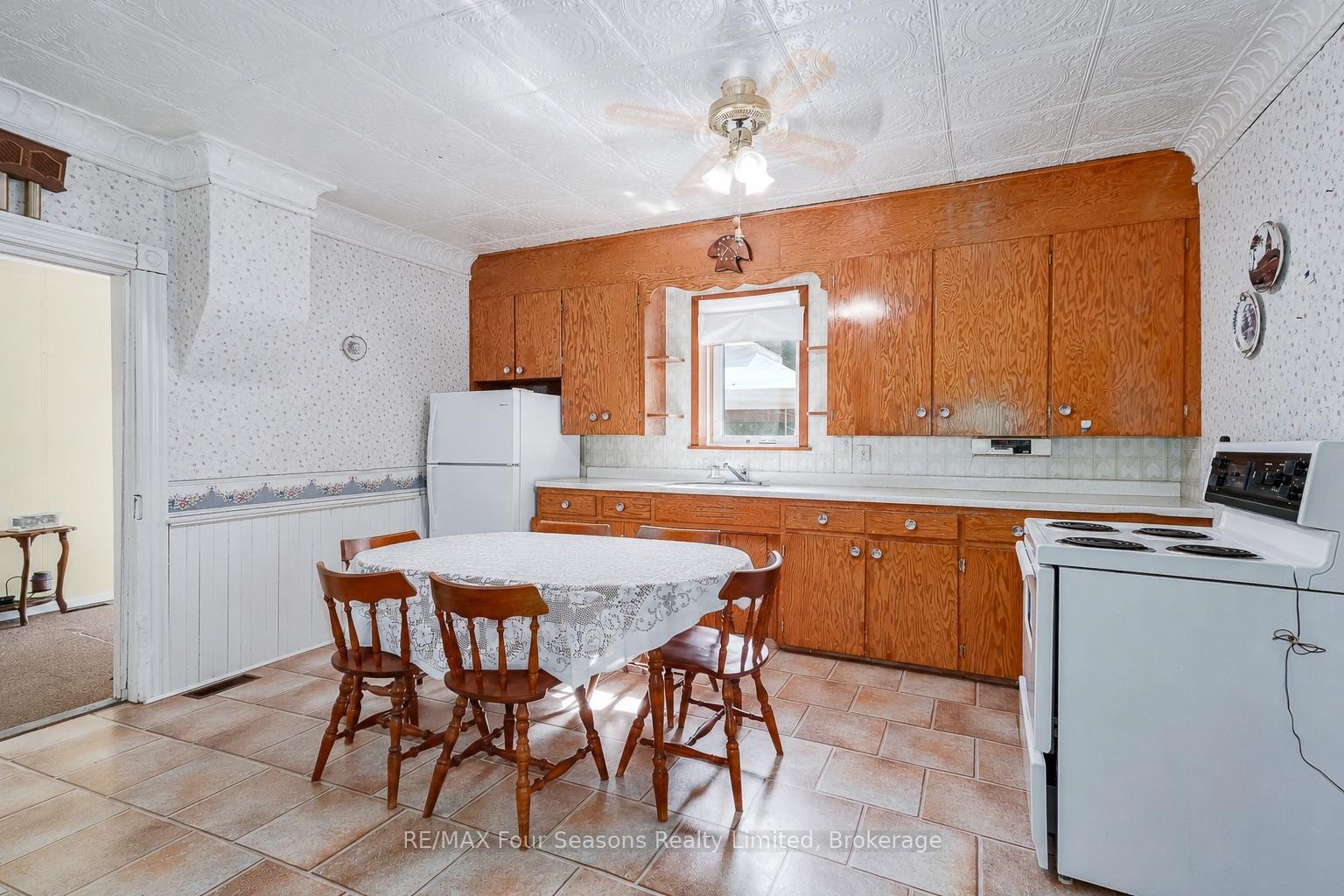Photo 15 of 201 Sunnidale Street, Clearview, Stayner — HOMEH