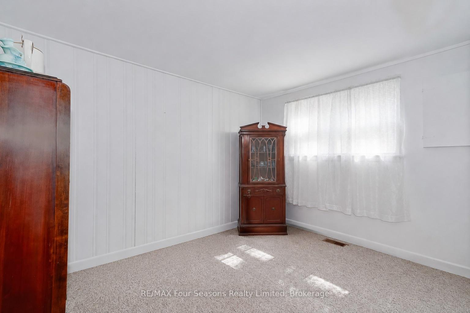 Photo 26 of 201 Sunnidale Street, Clearview, Stayner — HOMEH