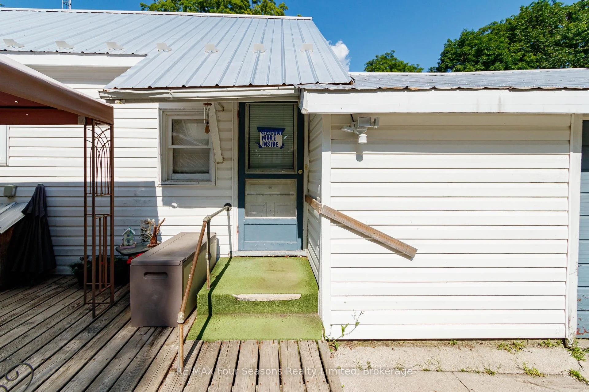 Photo 5 of 201 Sunnidale Street, Clearview, Stayner — HOMEH
