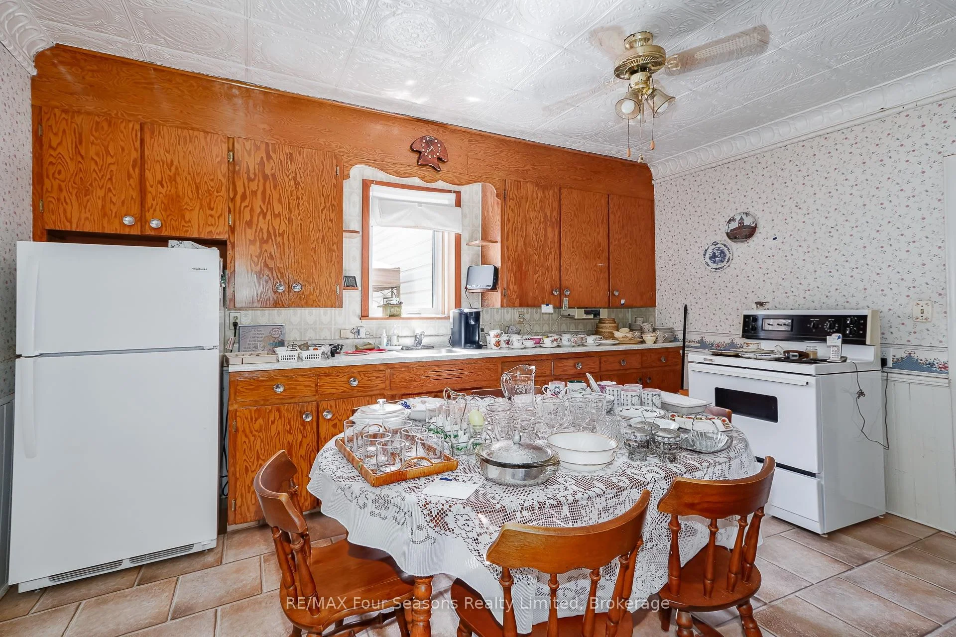 Photo 12 of 201 Sunnidale Street, Clearview, Stayner — HOMEH