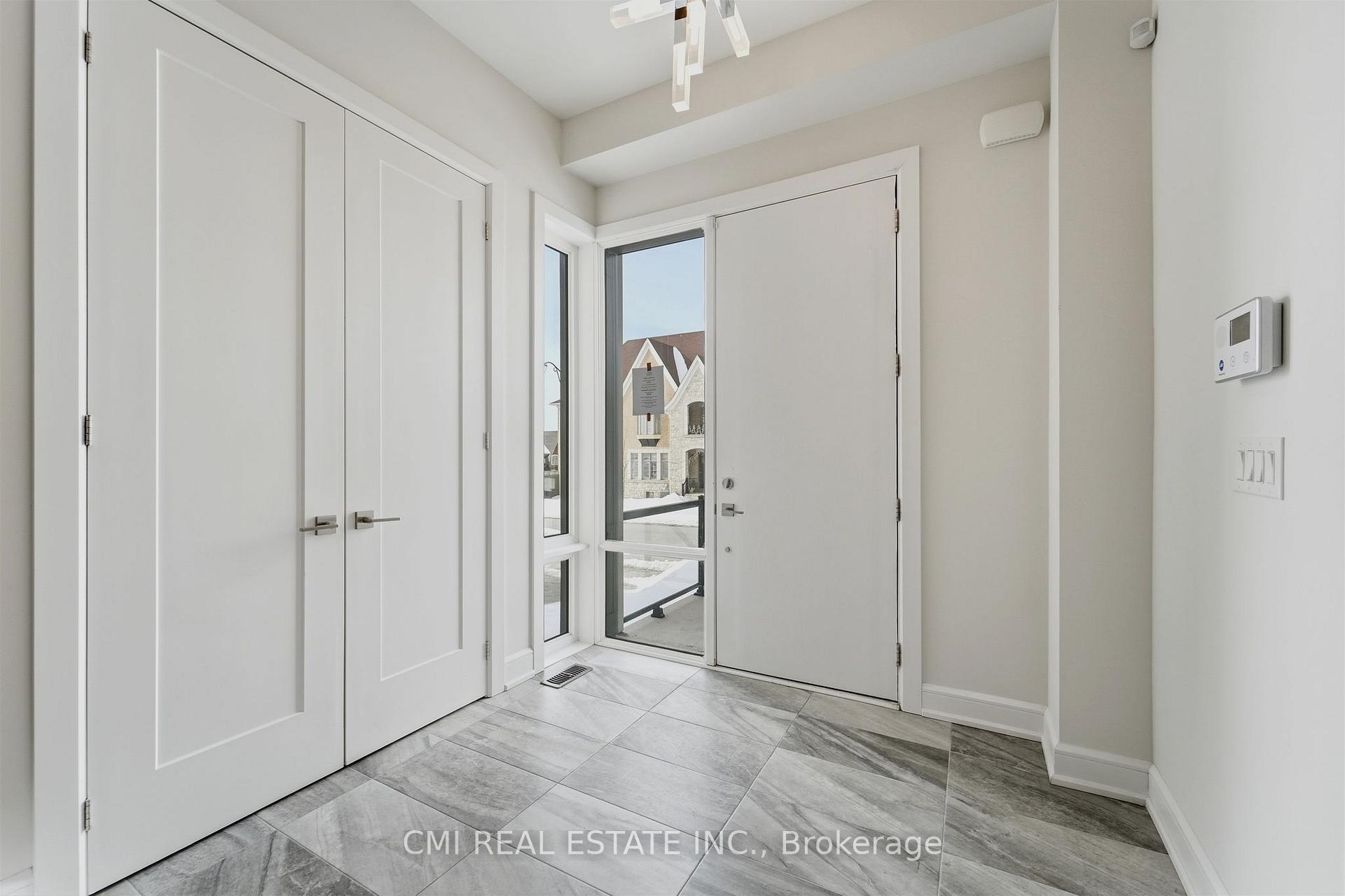 Photo 4 of 392 Farrell Road, Vaughan, Patterson — HOMEH