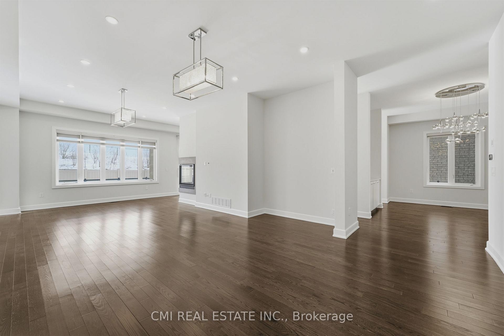Photo 7 of 392 Farrell Road, Vaughan, Patterson — HOMEH