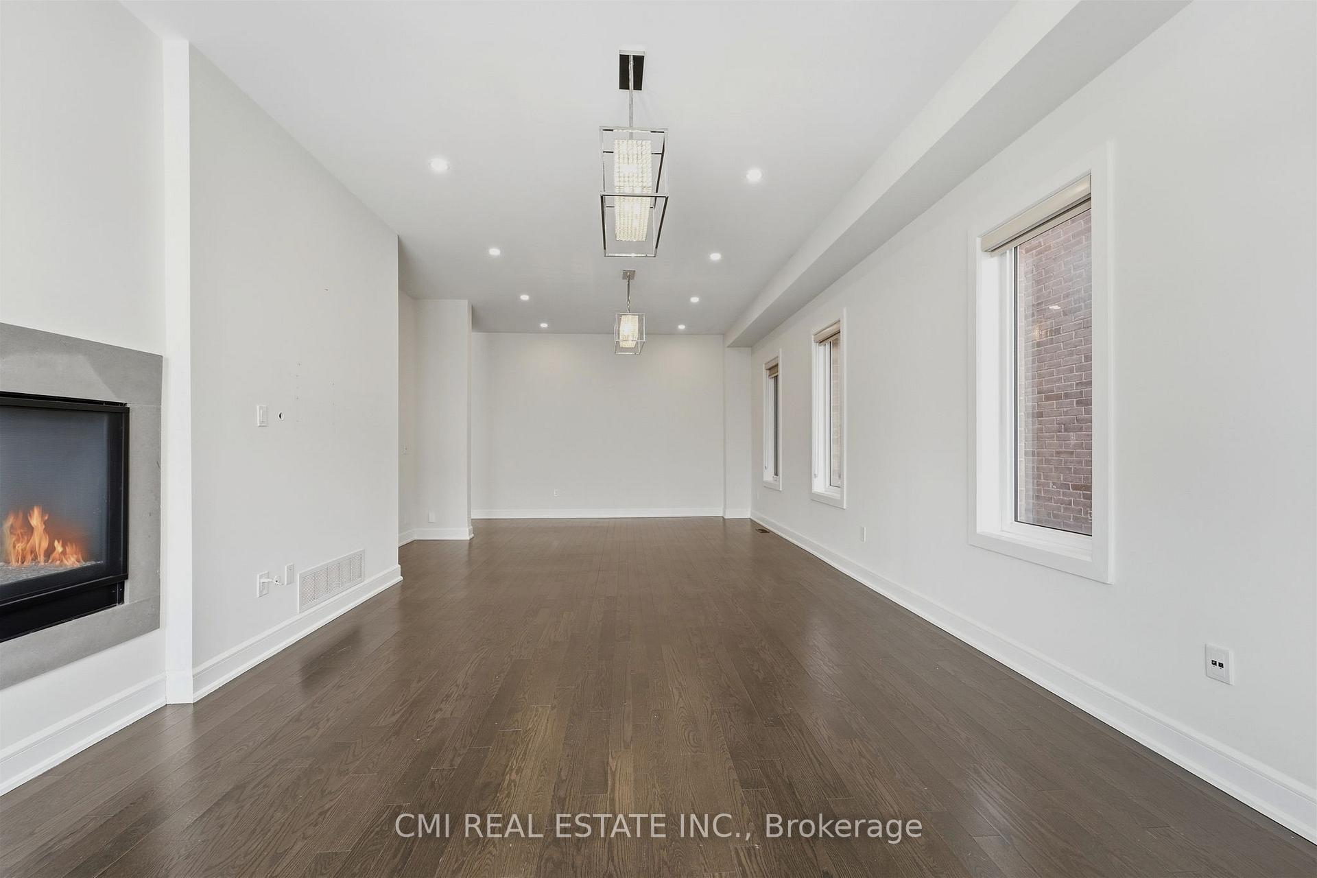 Photo 8 of 392 Farrell Road, Vaughan, Patterson — HOMEH