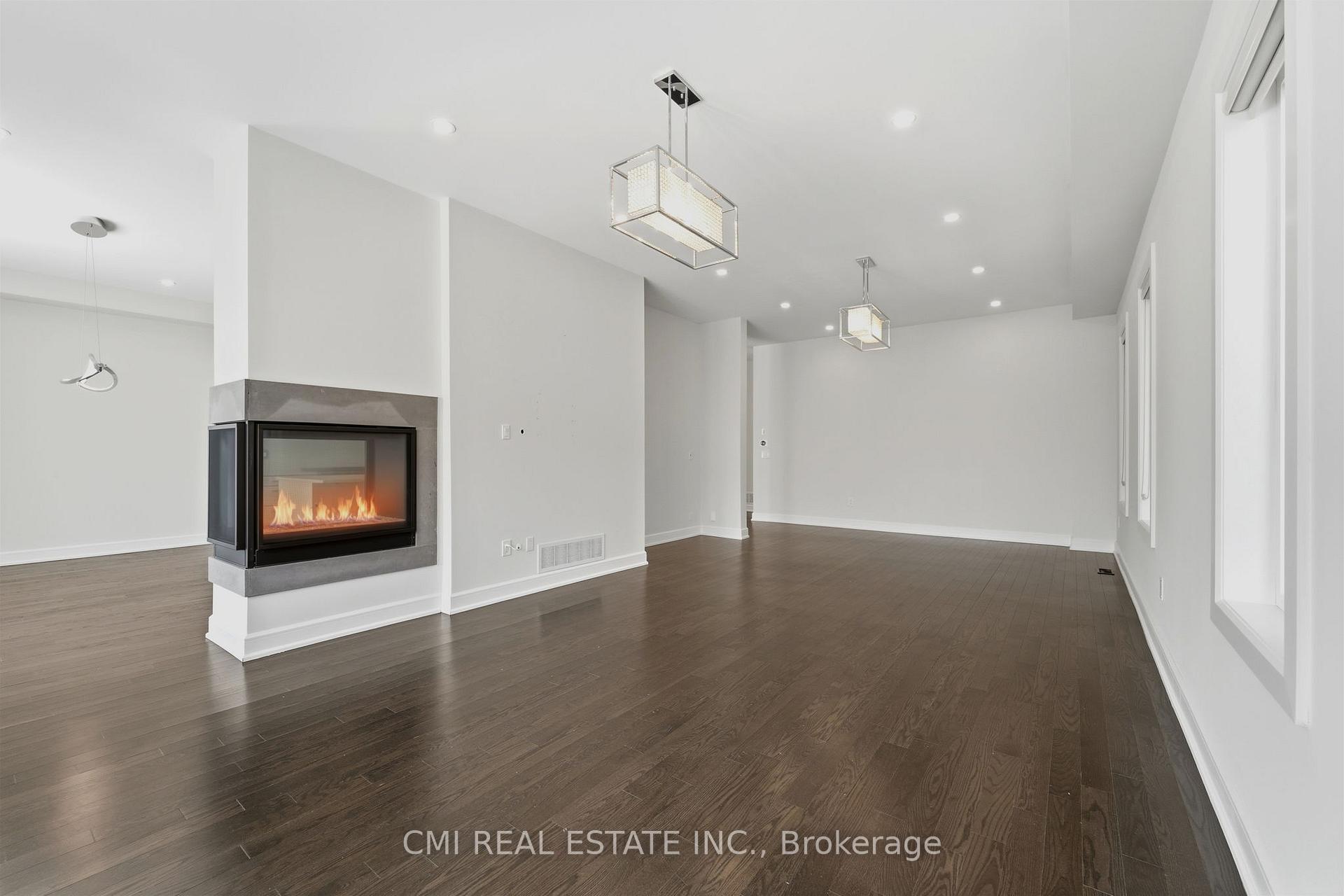 Photo 9 of 392 Farrell Road, Vaughan, Patterson — HOMEH