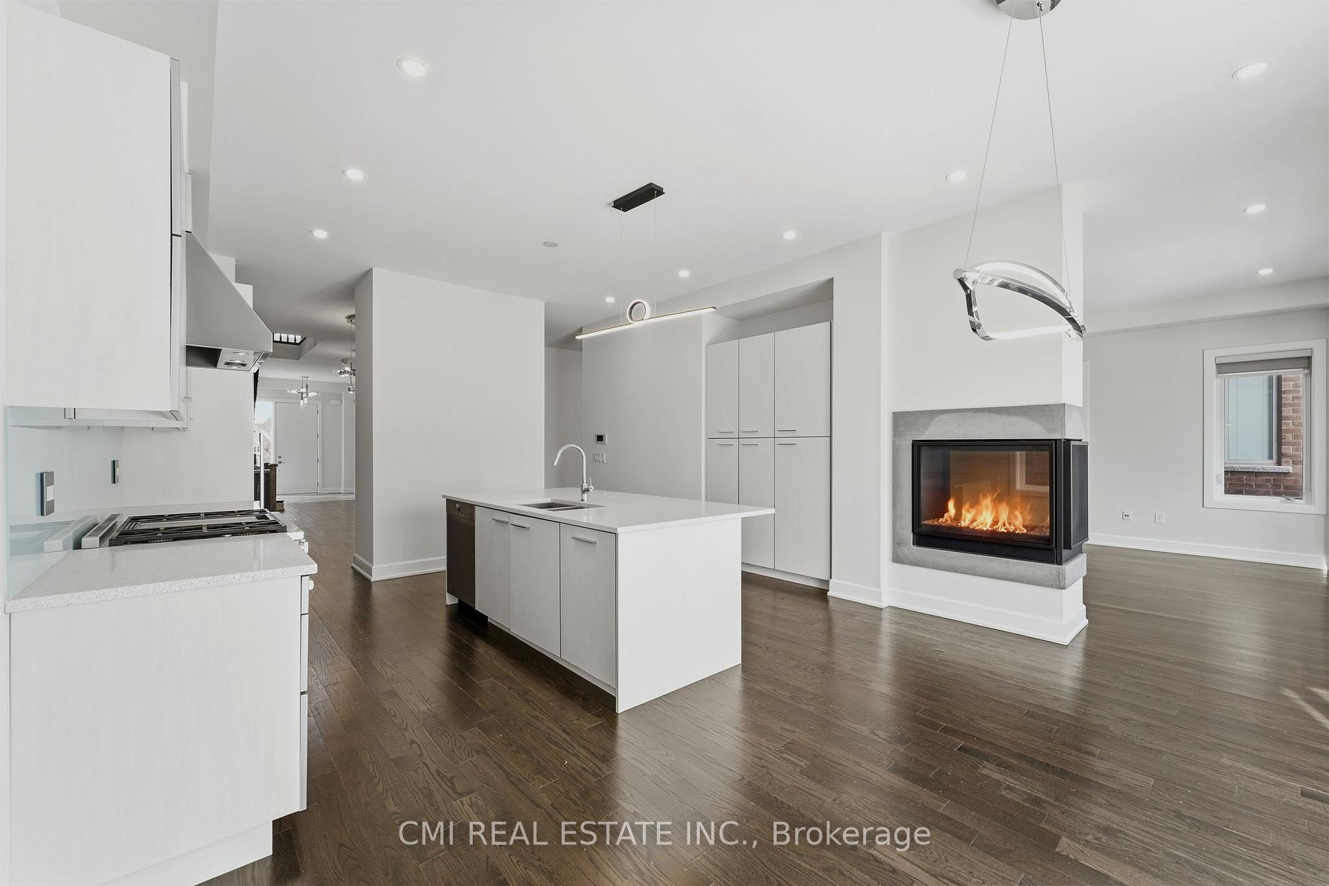 Photo 10 of 392 Farrell Road, Vaughan, Patterson — HOMEH