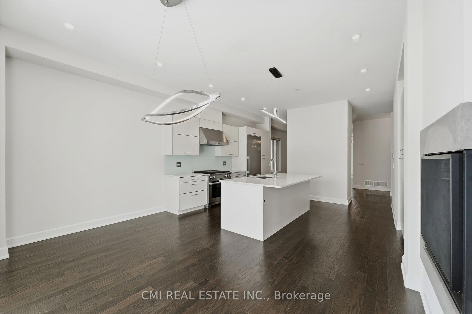 Photo 11 of 392 Farrell Road, Vaughan, Patterson — HOMEH
