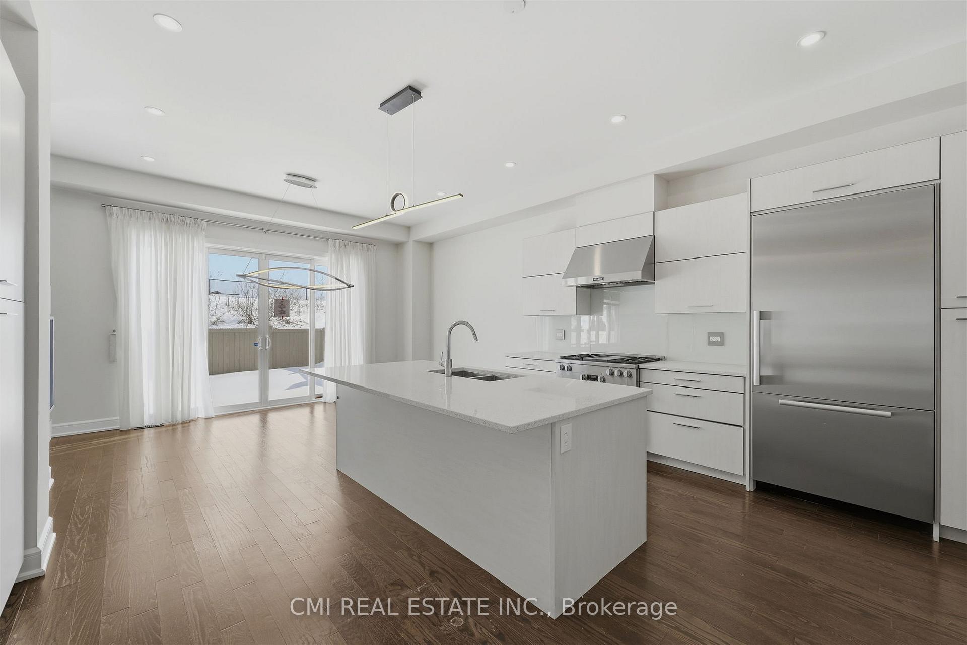 Photo 12 of 392 Farrell Road, Vaughan, Patterson — HOMEH