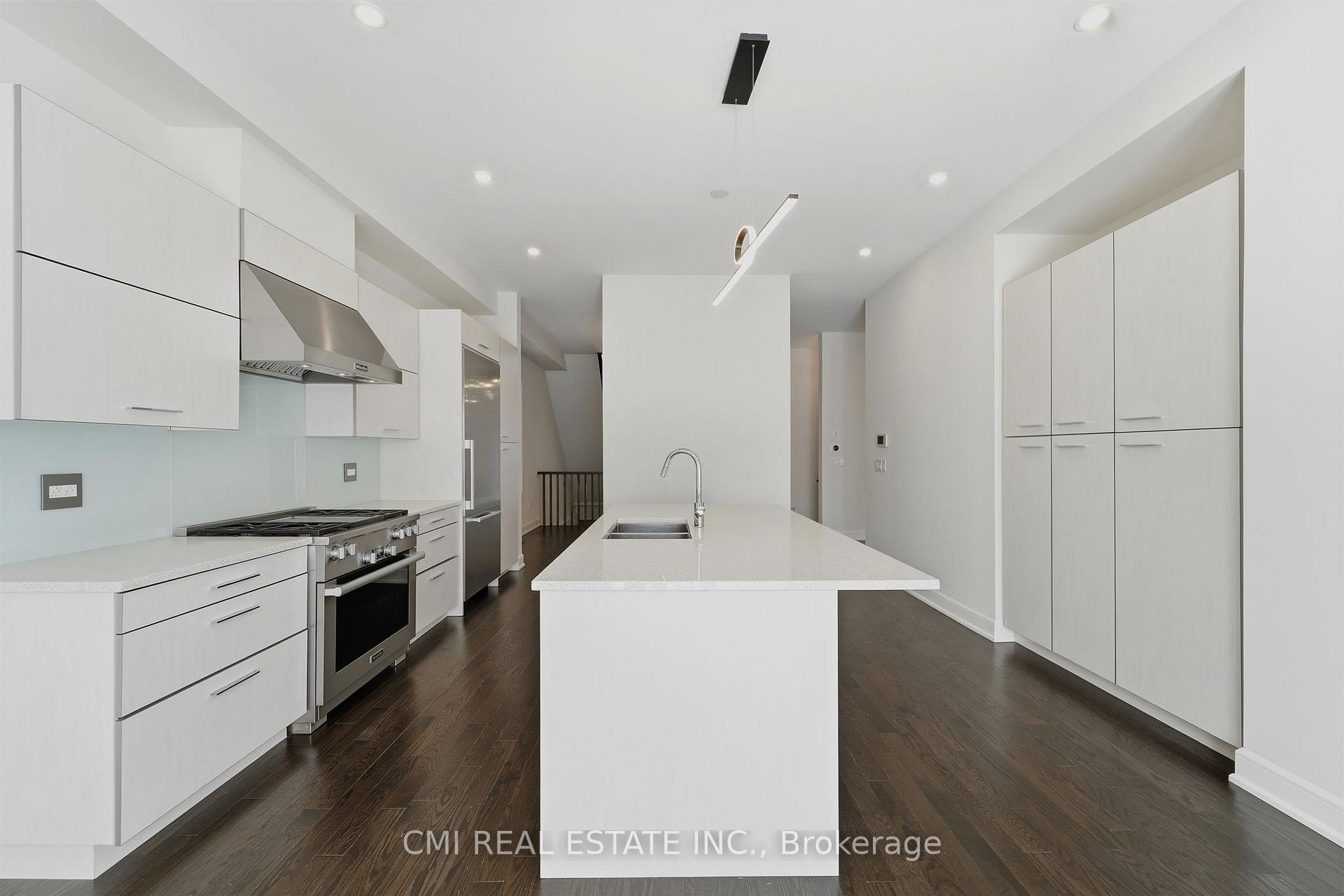 Photo 14 of 392 Farrell Road, Vaughan, Patterson — HOMEH