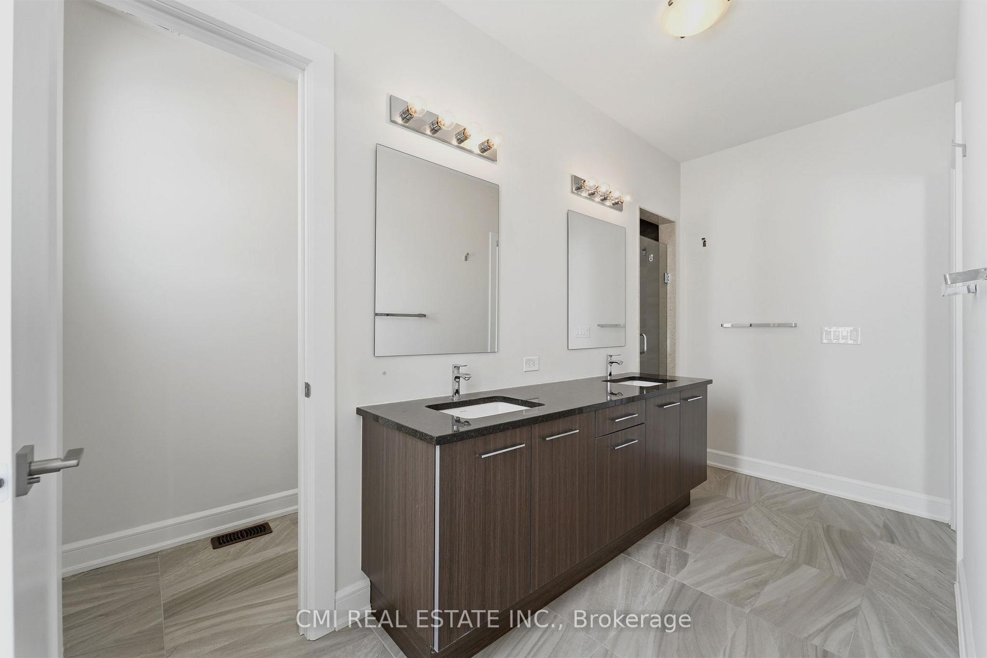 Photo 27 of 392 Farrell Road, Vaughan, Patterson — HOMEH