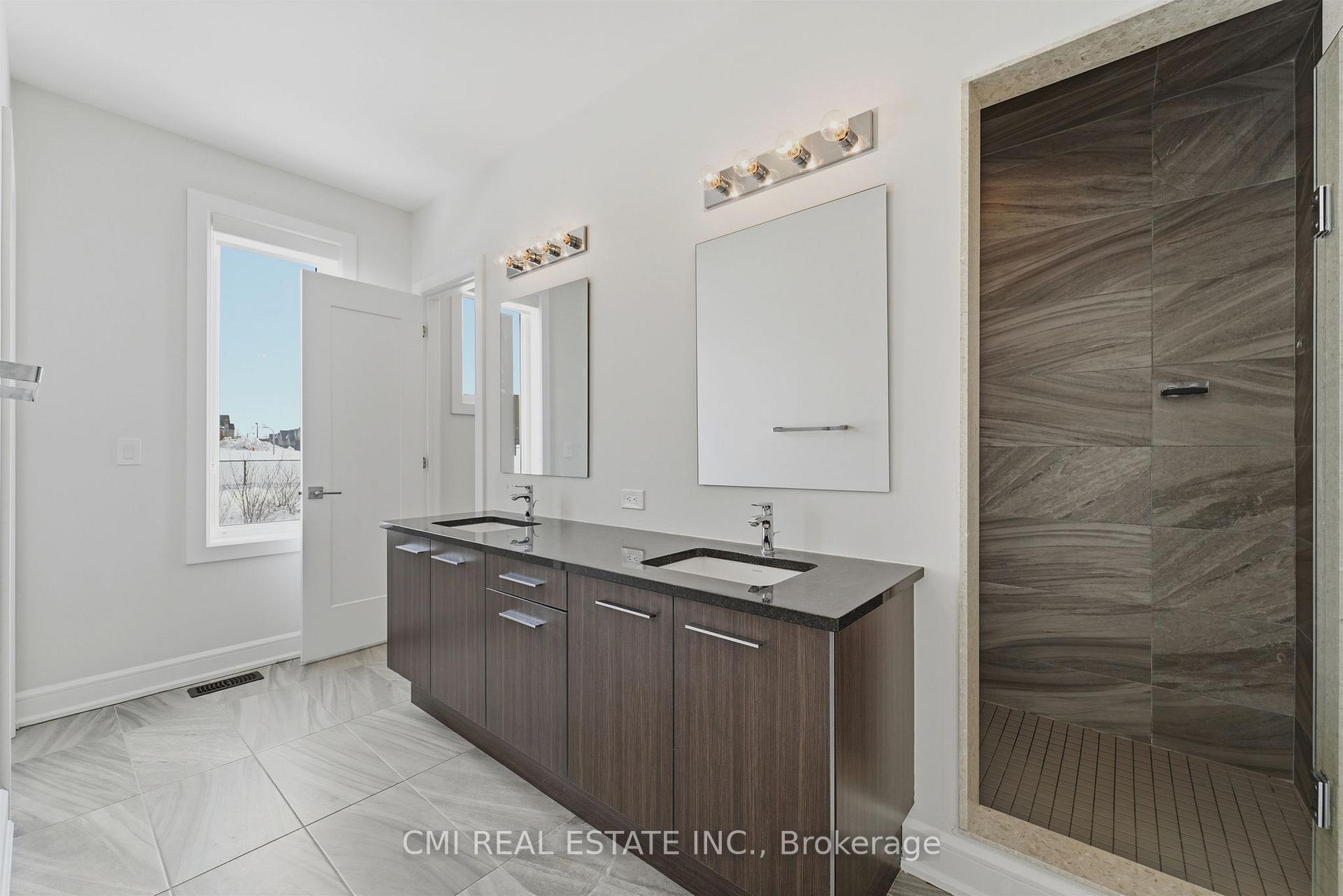 Photo 28 of 392 Farrell Road, Vaughan, Patterson — HOMEH