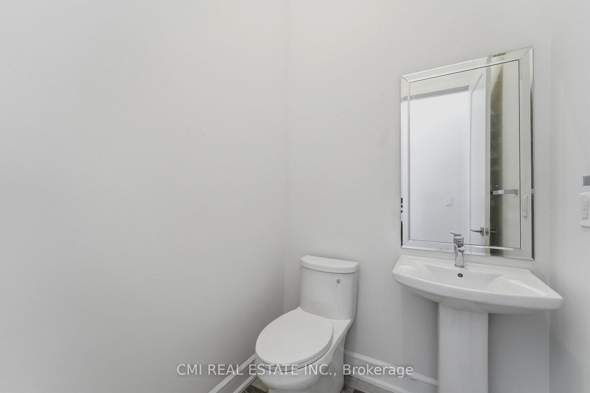 Photo 29 of 392 Farrell Road, Vaughan, Patterson — HOMEH