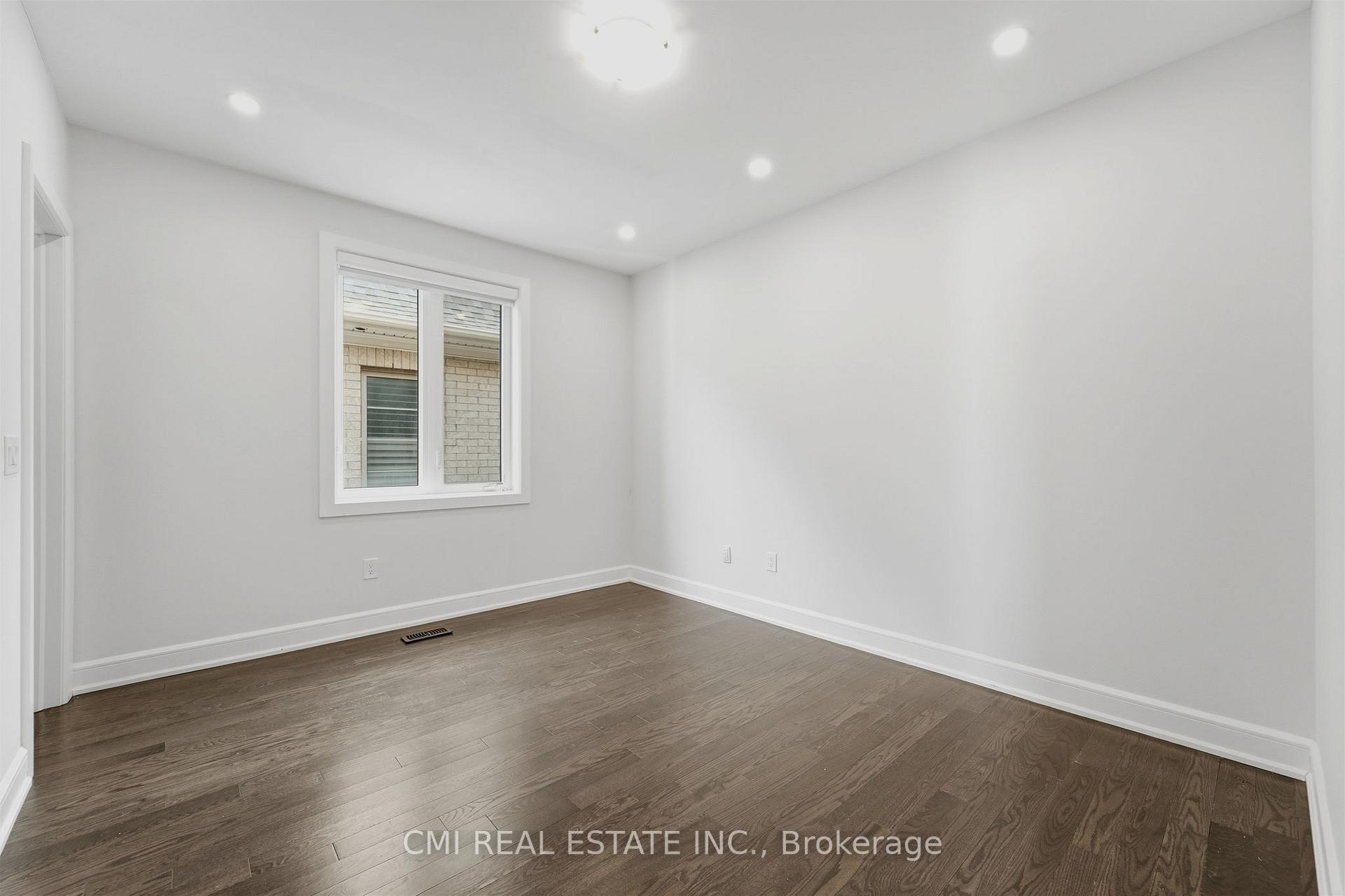 Photo 30 of 392 Farrell Road, Vaughan, Patterson — HOMEH