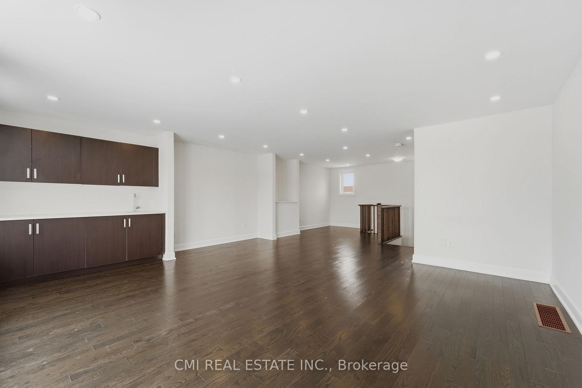 Photo 38 of 392 Farrell Road, Vaughan, Patterson — HOMEH