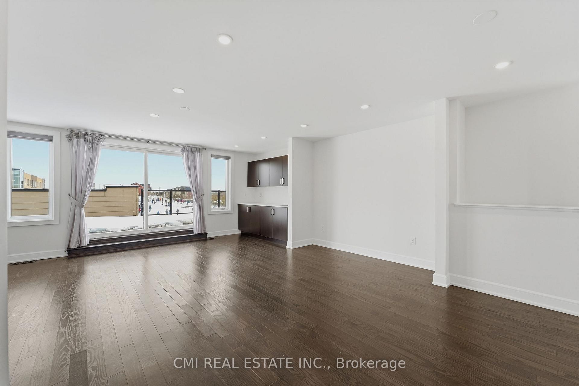Photo 41 of 392 Farrell Road, Vaughan, Patterson — HOMEH