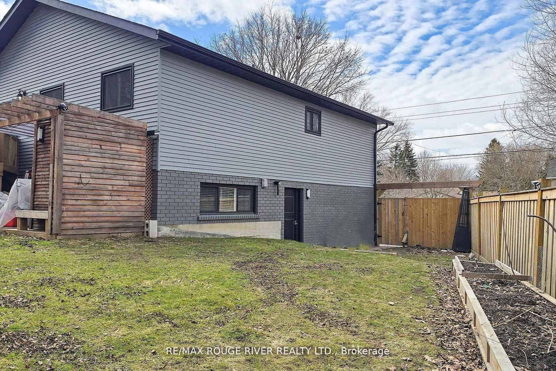 Photo 47 of 247 Beaver Street N, Clarington, Newcastle — HOMEH