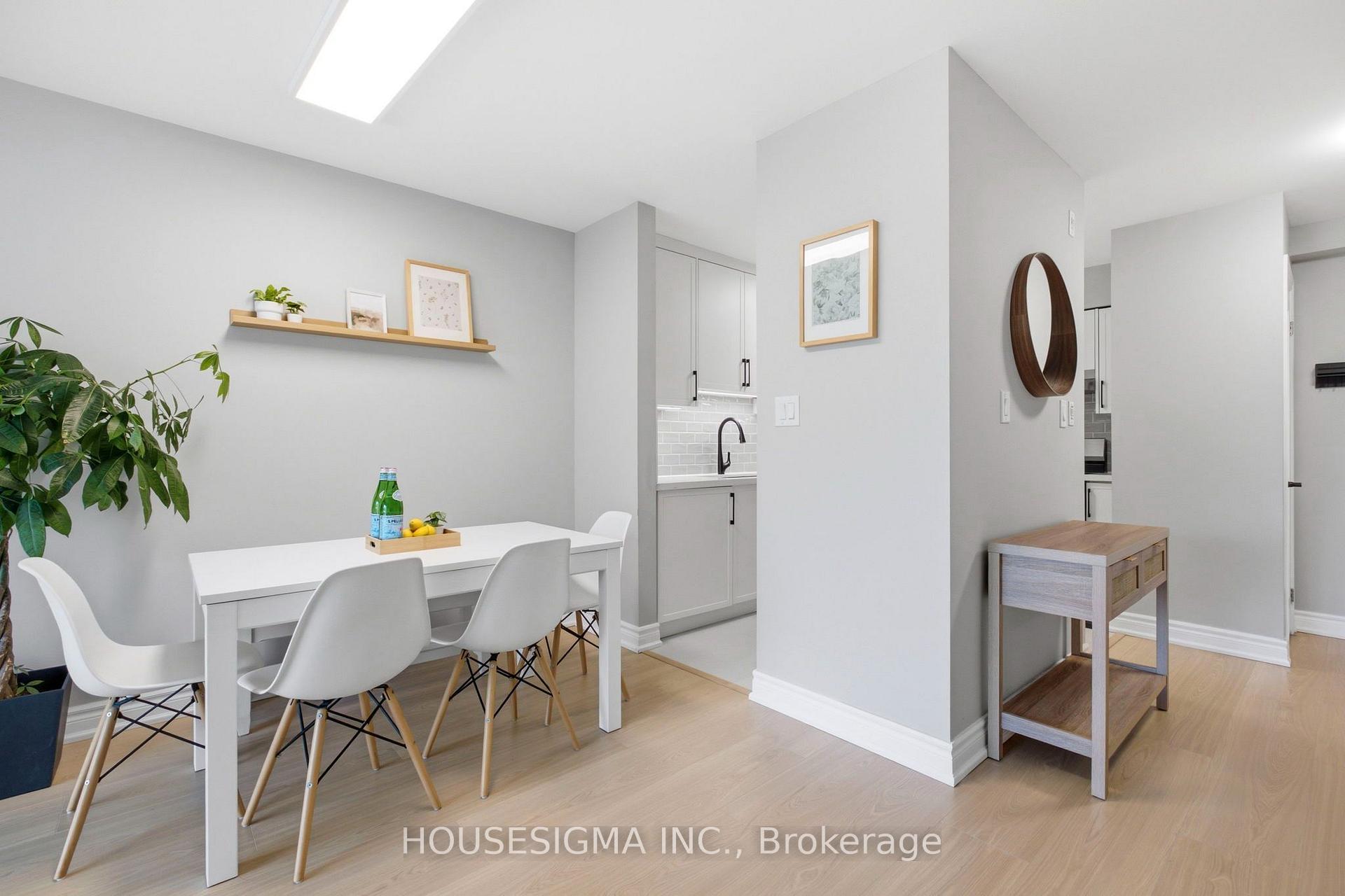 Photo 3 of Unit 305, 32 Church Street, King, Schomberg — HOMEH