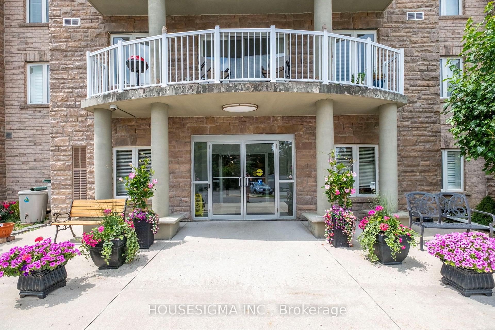 Photo 16 of Unit 305, 32 Church Street, King, Schomberg — HOMEH