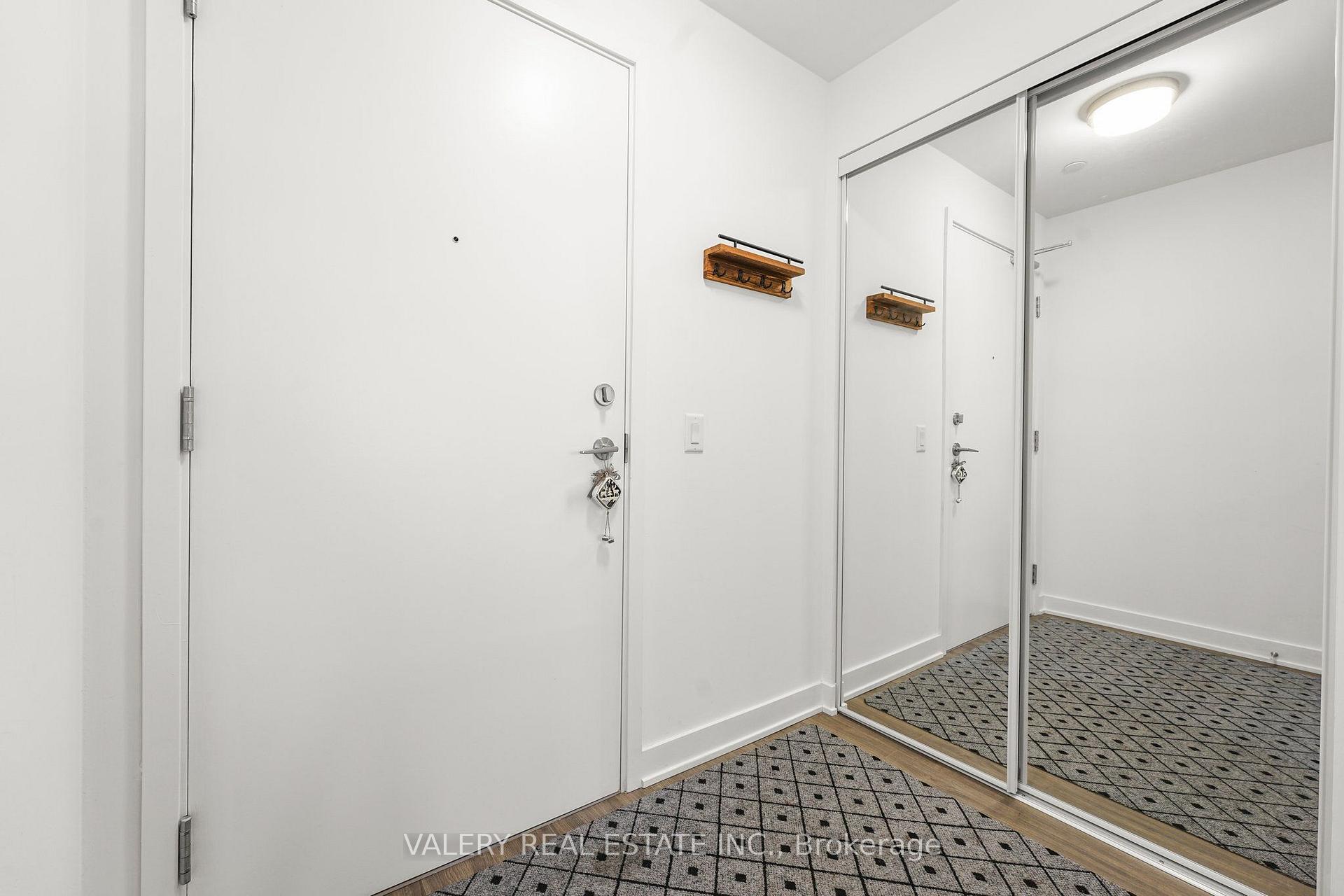 Photo 3 of Unit 615, 681 Yonge Street, Barrie, Painswick South — HOMEH