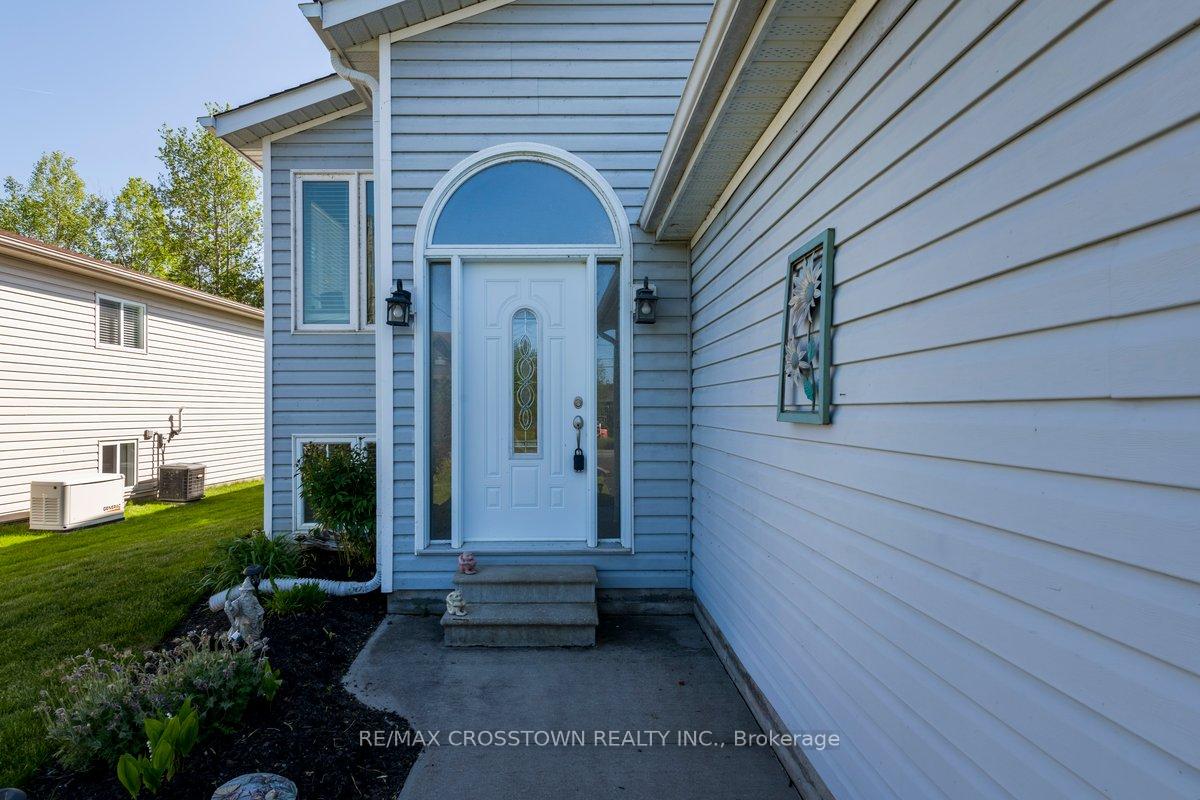 Photo 4 of 1170 Arnold Street, Innisfil, Rural Innisfil — HOMEH