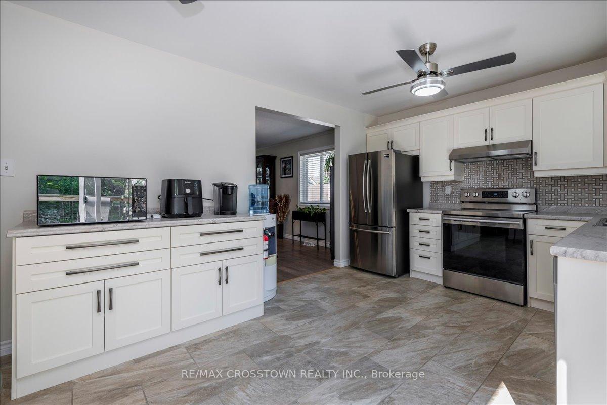 Photo 11 of 1170 Arnold Street, Innisfil, Rural Innisfil — HOMEH