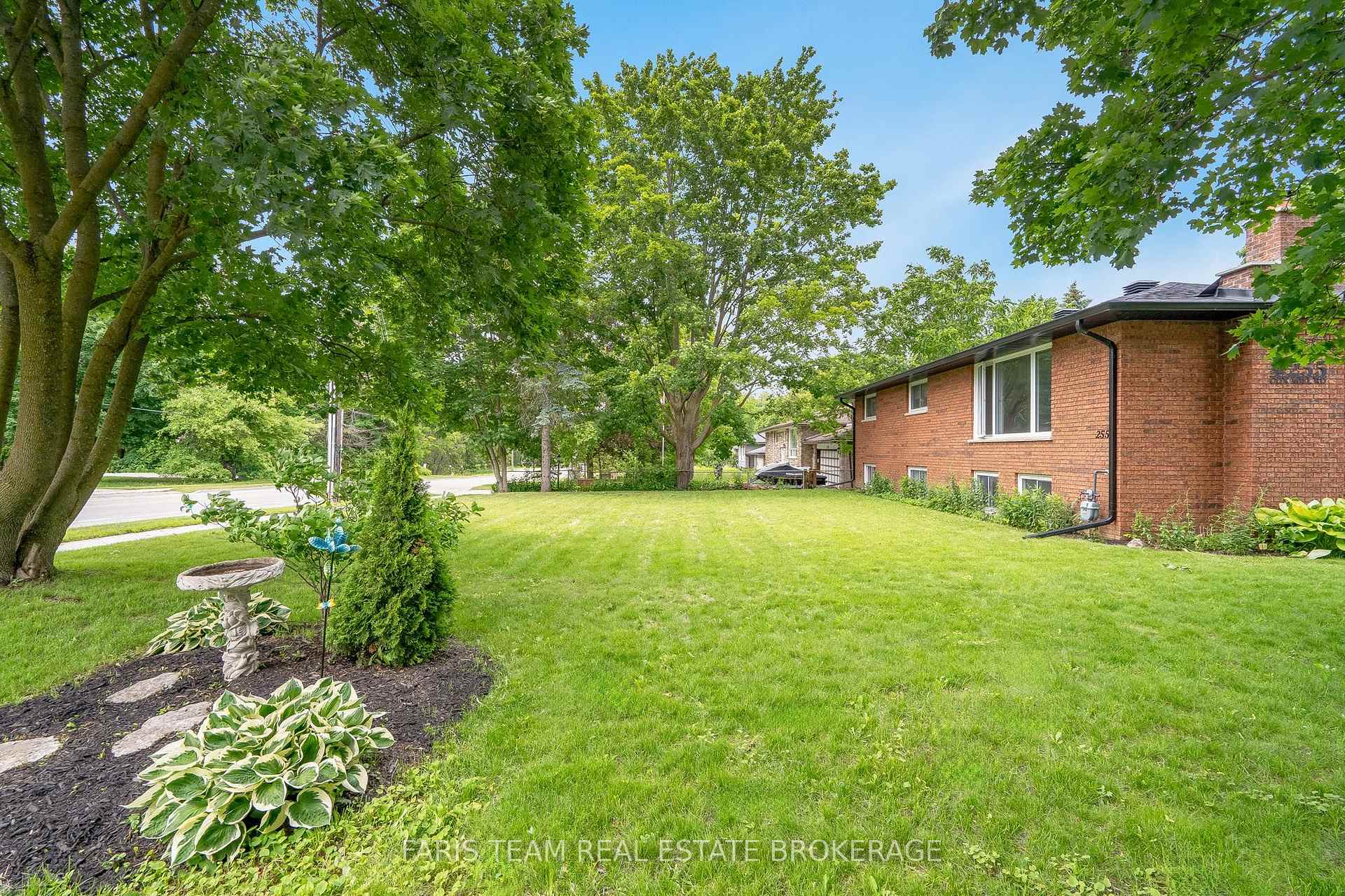 Photo 4 of 255 Cox Mill Road, Barrie, Painswick North — HOMEH