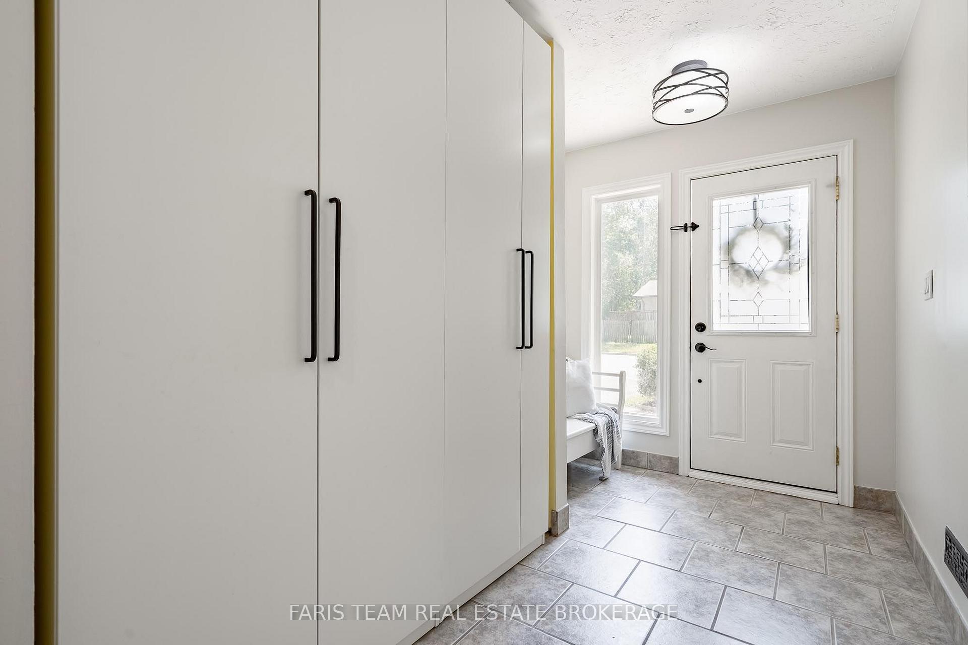 Photo 6 of 255 Cox Mill Road, Barrie, Painswick North — HOMEH