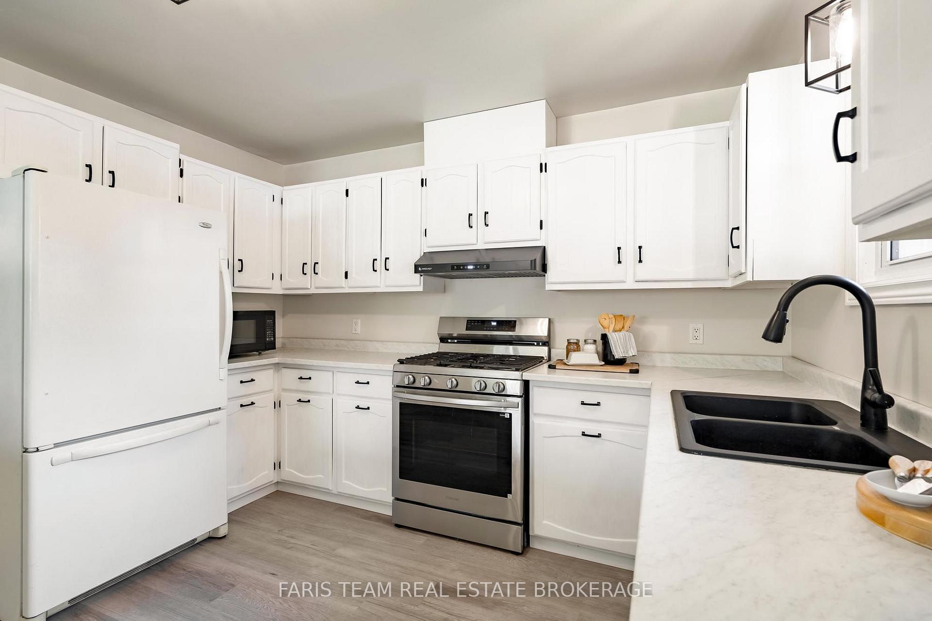 Photo 9 of 255 Cox Mill Road, Barrie, Painswick North — HOMEH