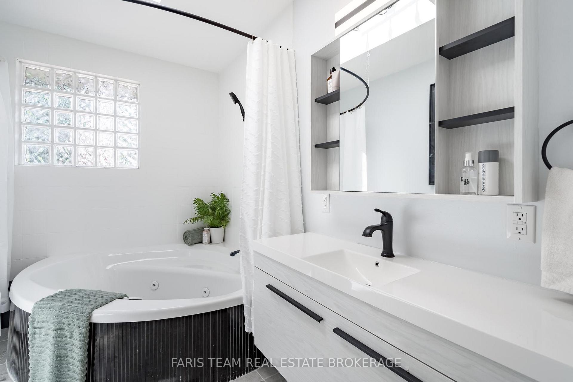 Photo 21 of 255 Cox Mill Road, Barrie, Painswick North — HOMEH