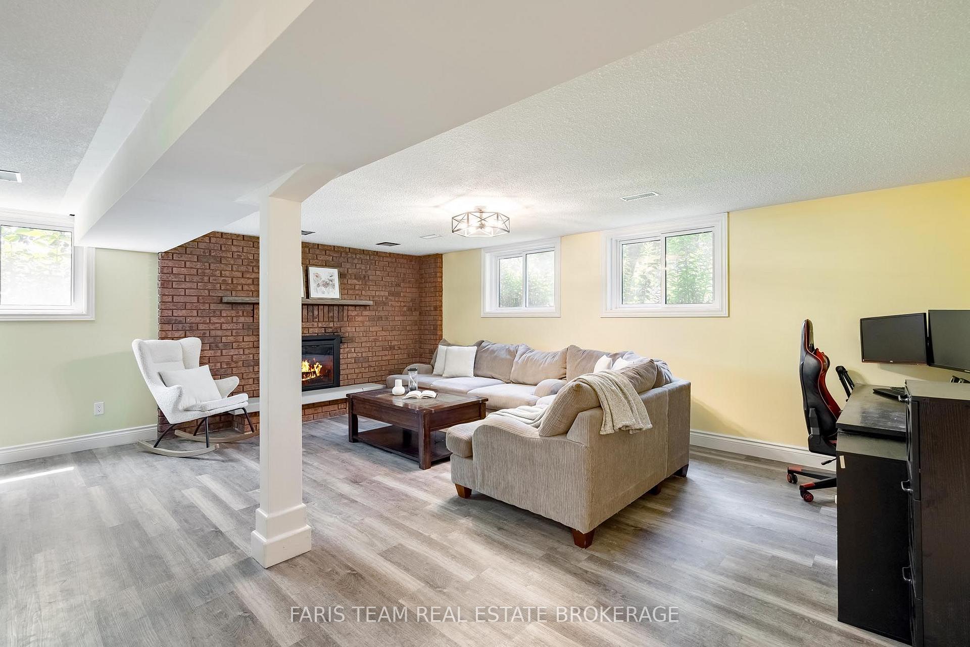 Photo 24 of 255 Cox Mill Road, Barrie, Painswick North — HOMEH
