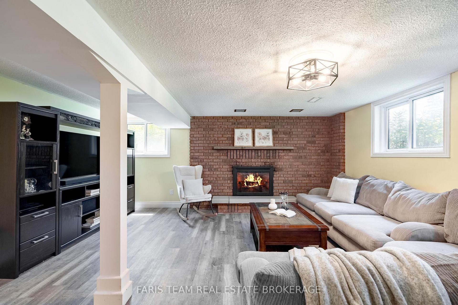 Photo 25 of 255 Cox Mill Road, Barrie, Painswick North — HOMEH