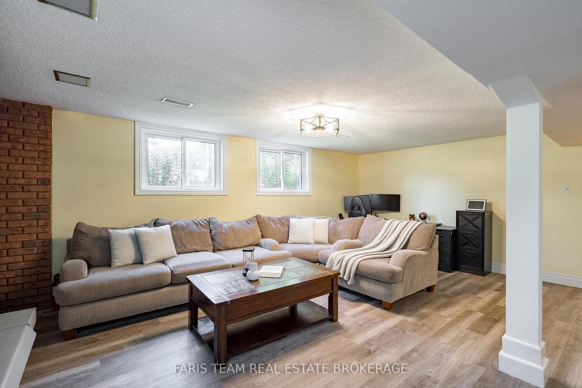 Photo 26 of 255 Cox Mill Road, Barrie, Painswick North — HOMEH