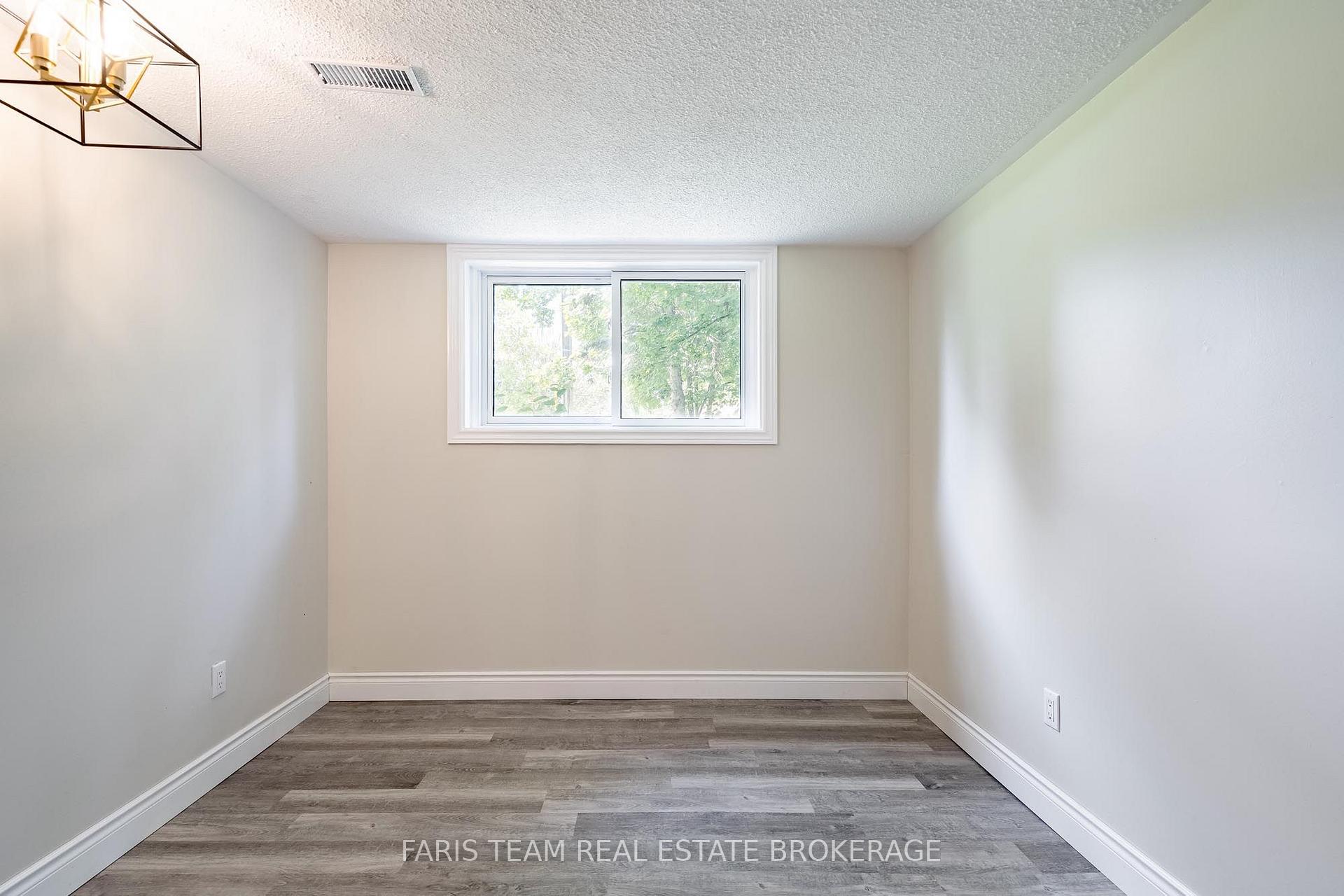 Photo 30 of 255 Cox Mill Road, Barrie, Painswick North — HOMEH