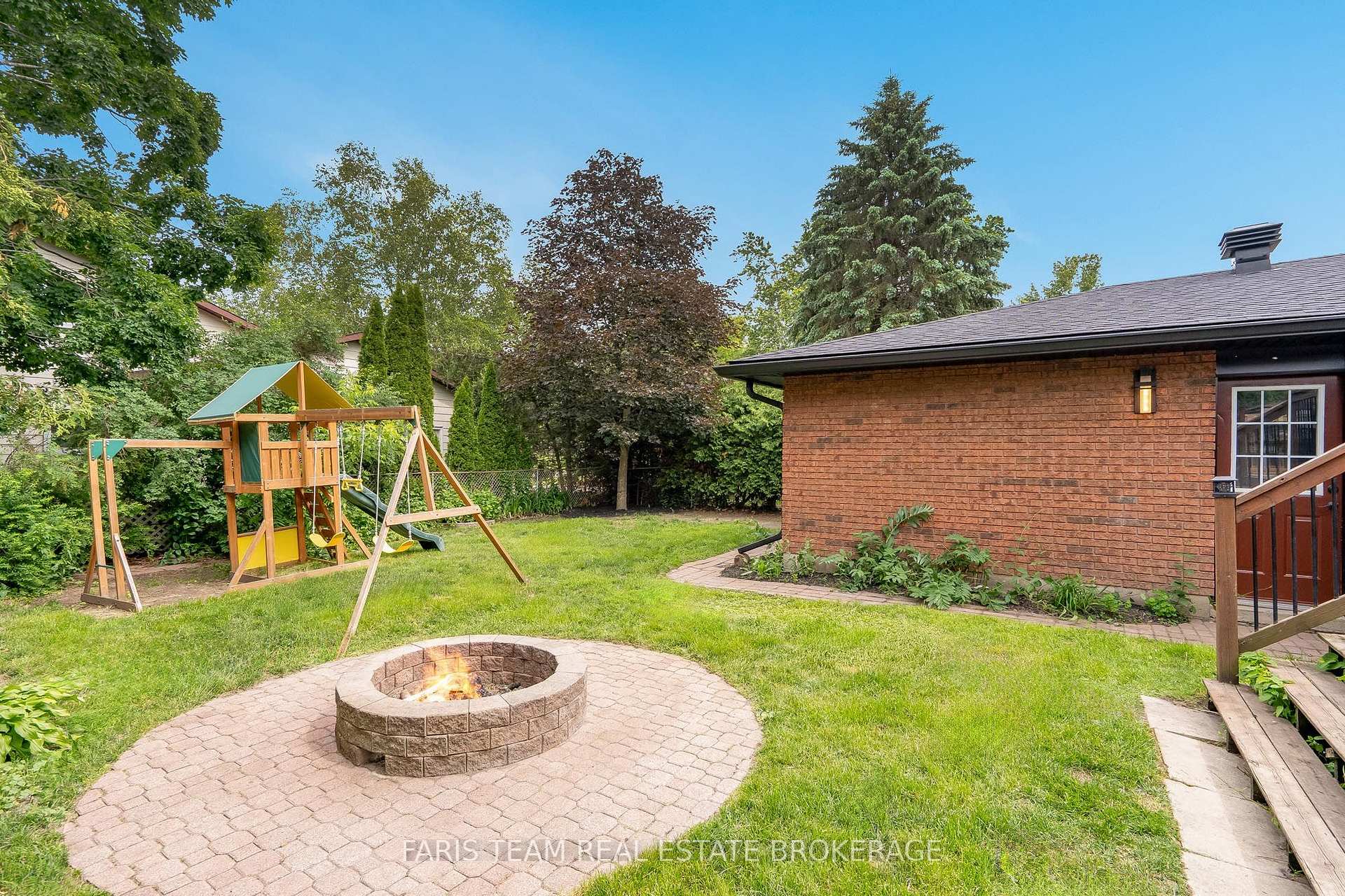 Photo 36 of 255 Cox Mill Road, Barrie, Painswick North — HOMEH