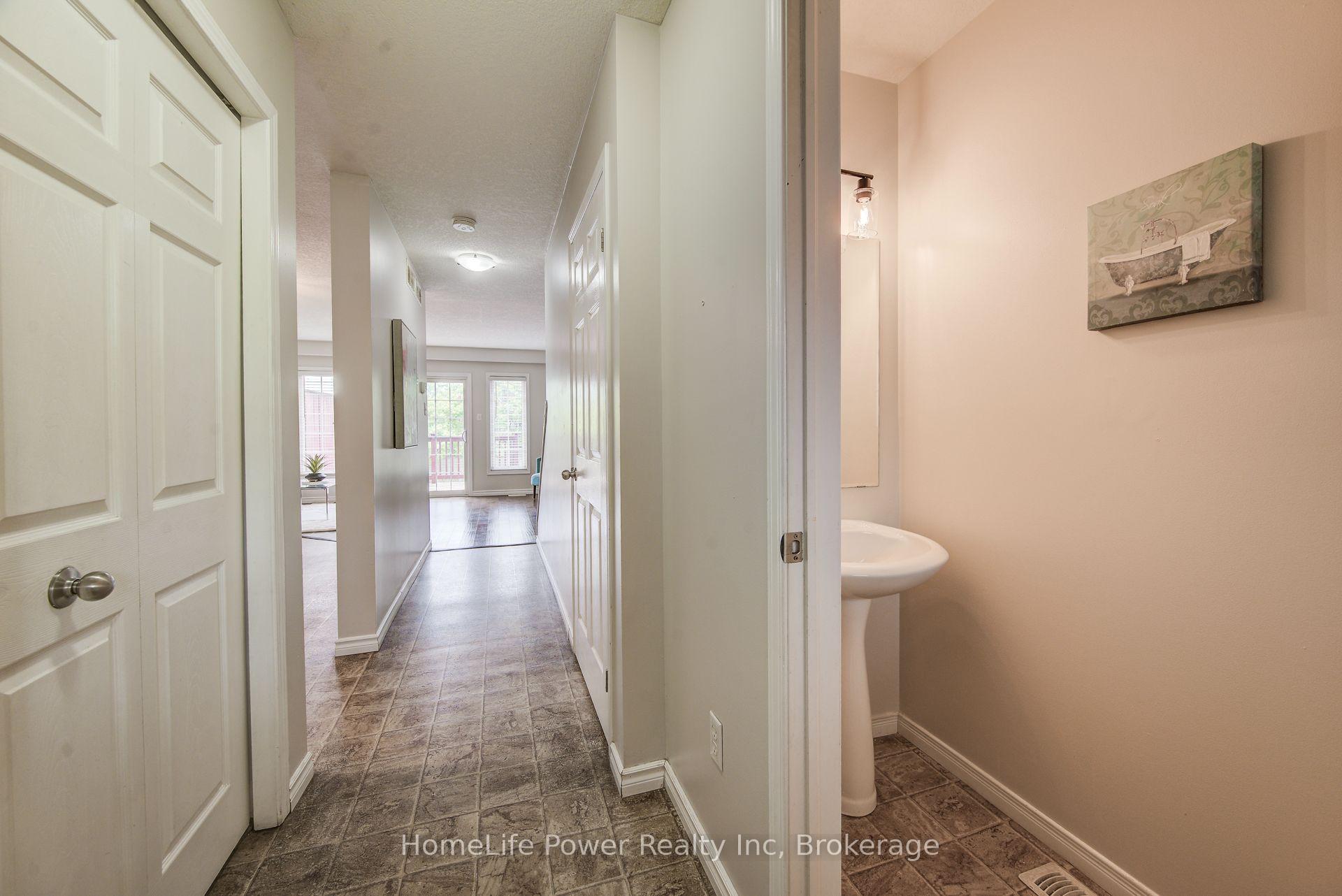 Photo 5 of 208 Featherstone Crescent, Kitchener, Huron Park — HOMEH